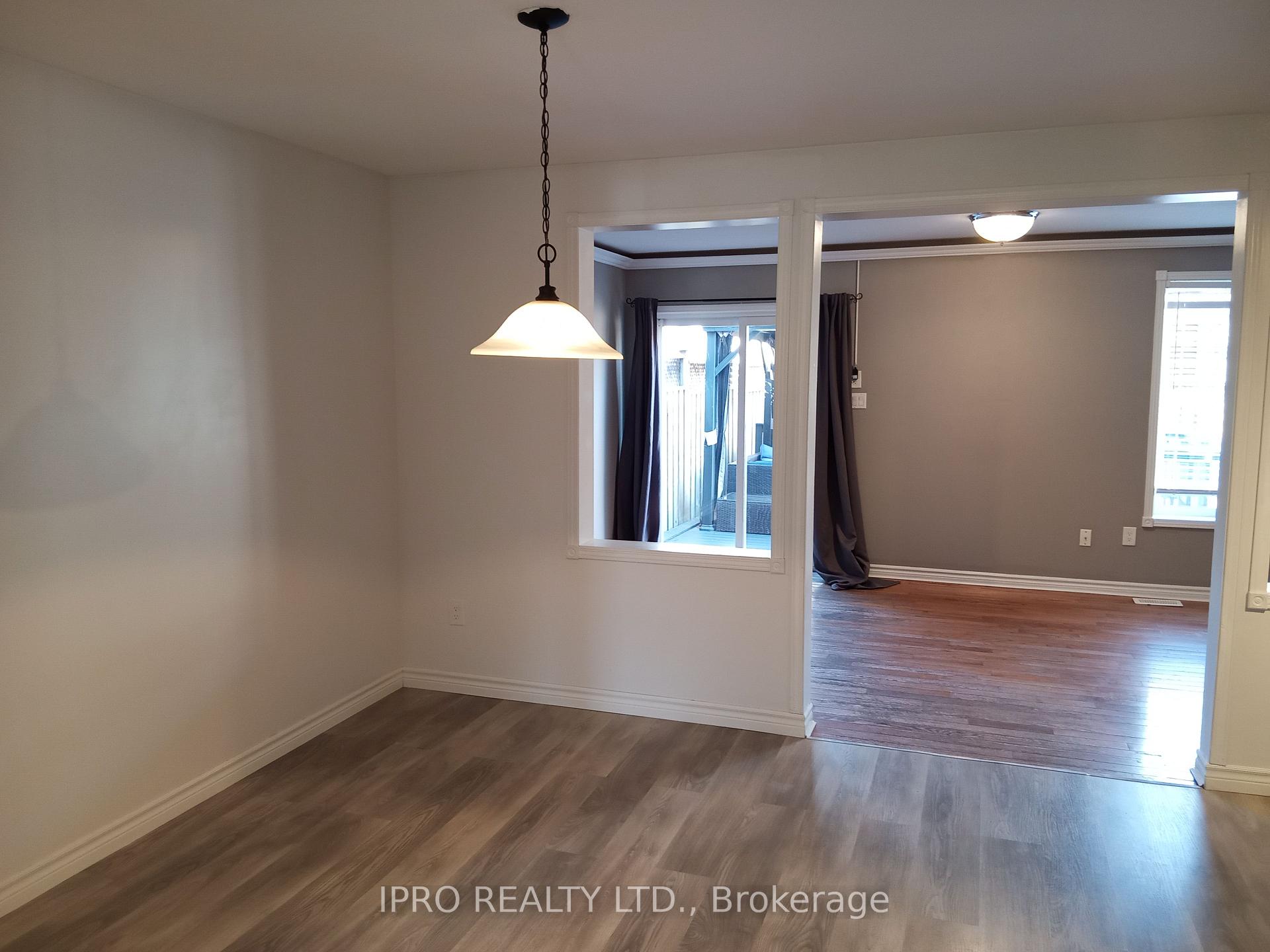 Photo 6 of 14 Archer Way, Hamilton, Rural Glanbrook — HOMEH