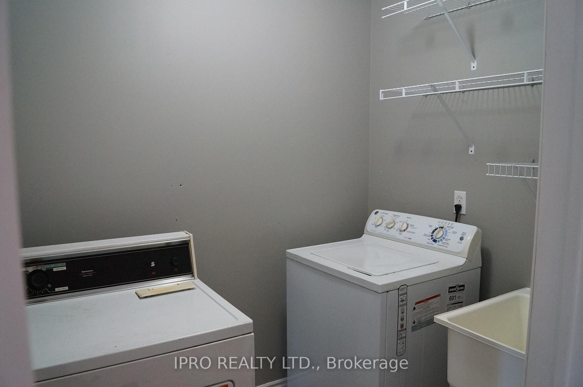 Photo 3 of 14 Archer Way, Hamilton, Rural Glanbrook — HOMEH