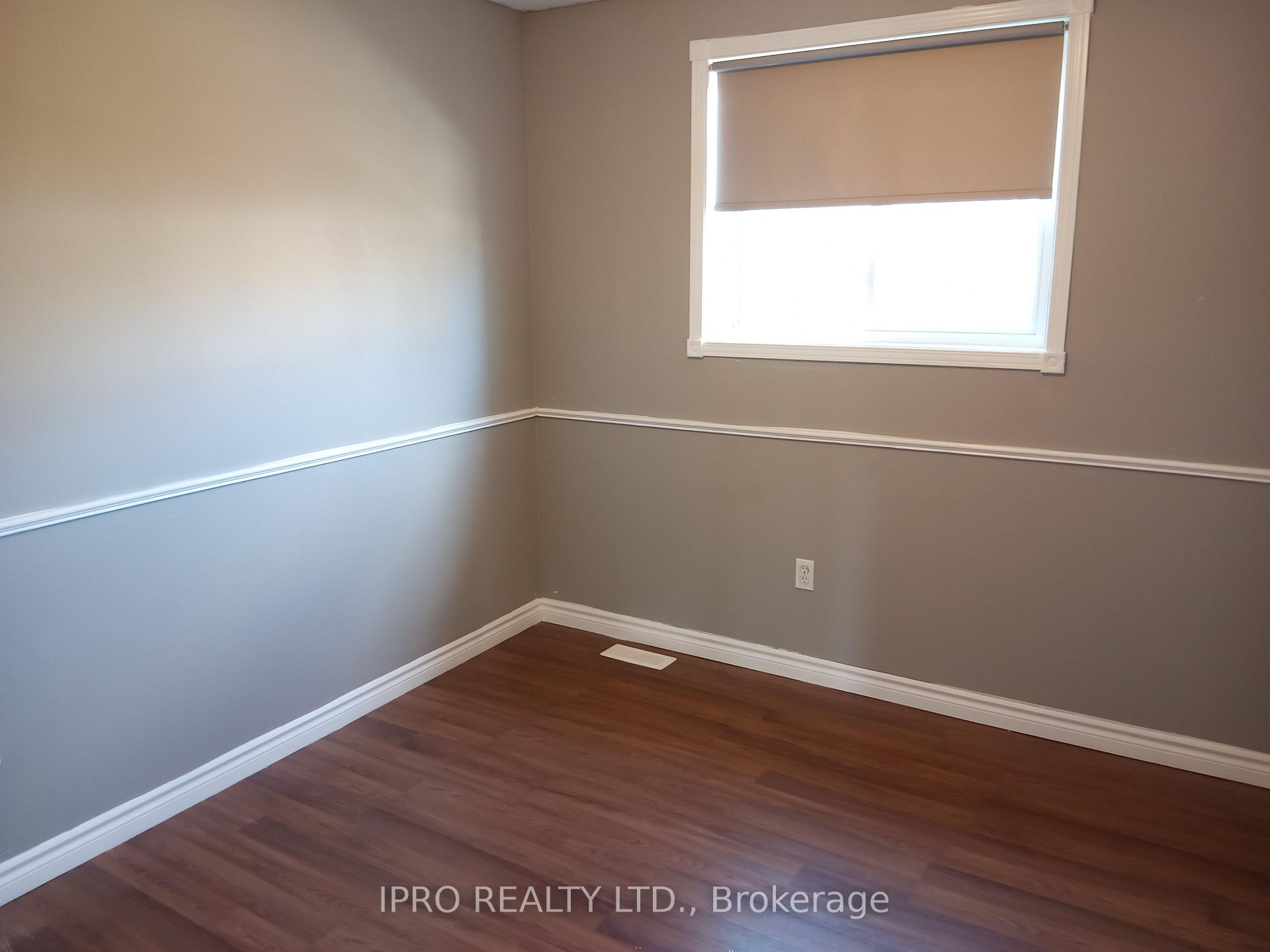 Photo 18 of 14 Archer Way, Hamilton, Rural Glanbrook — HOMEH