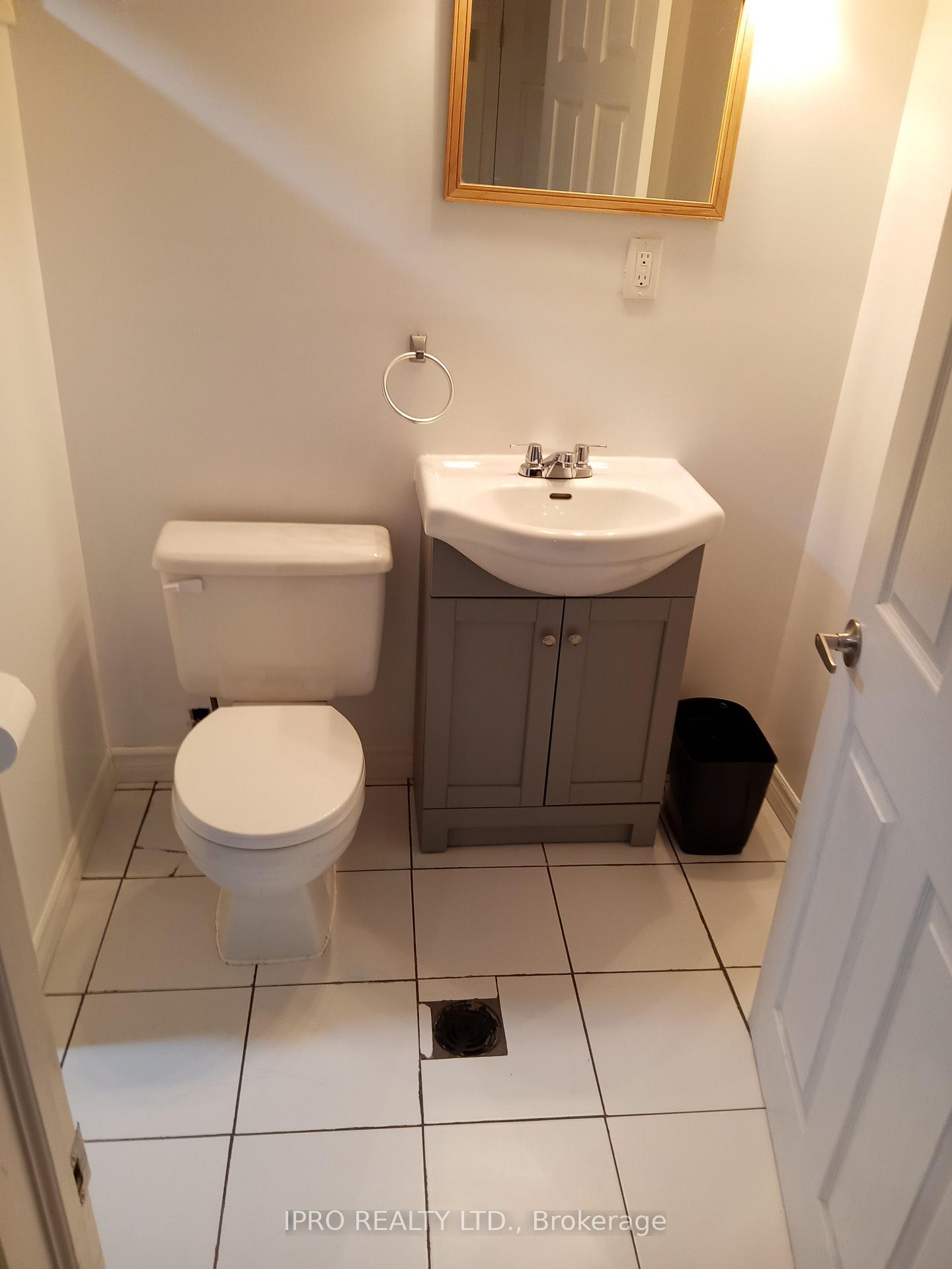 Photo 11 of 14 Archer Way, Hamilton, Rural Glanbrook — HOMEH