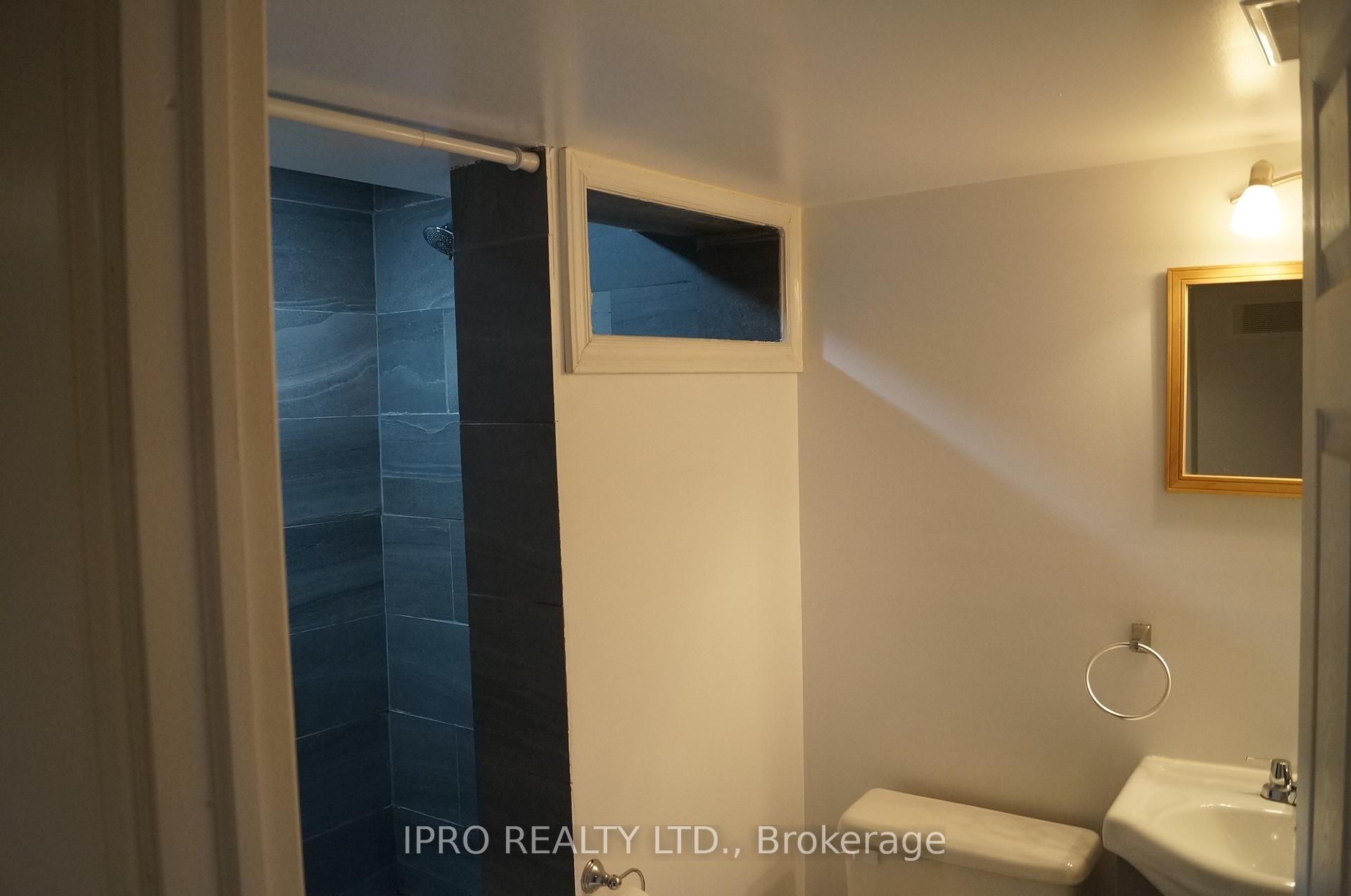 Photo 5 of 14 Archer Way, Hamilton, Rural Glanbrook — HOMEH