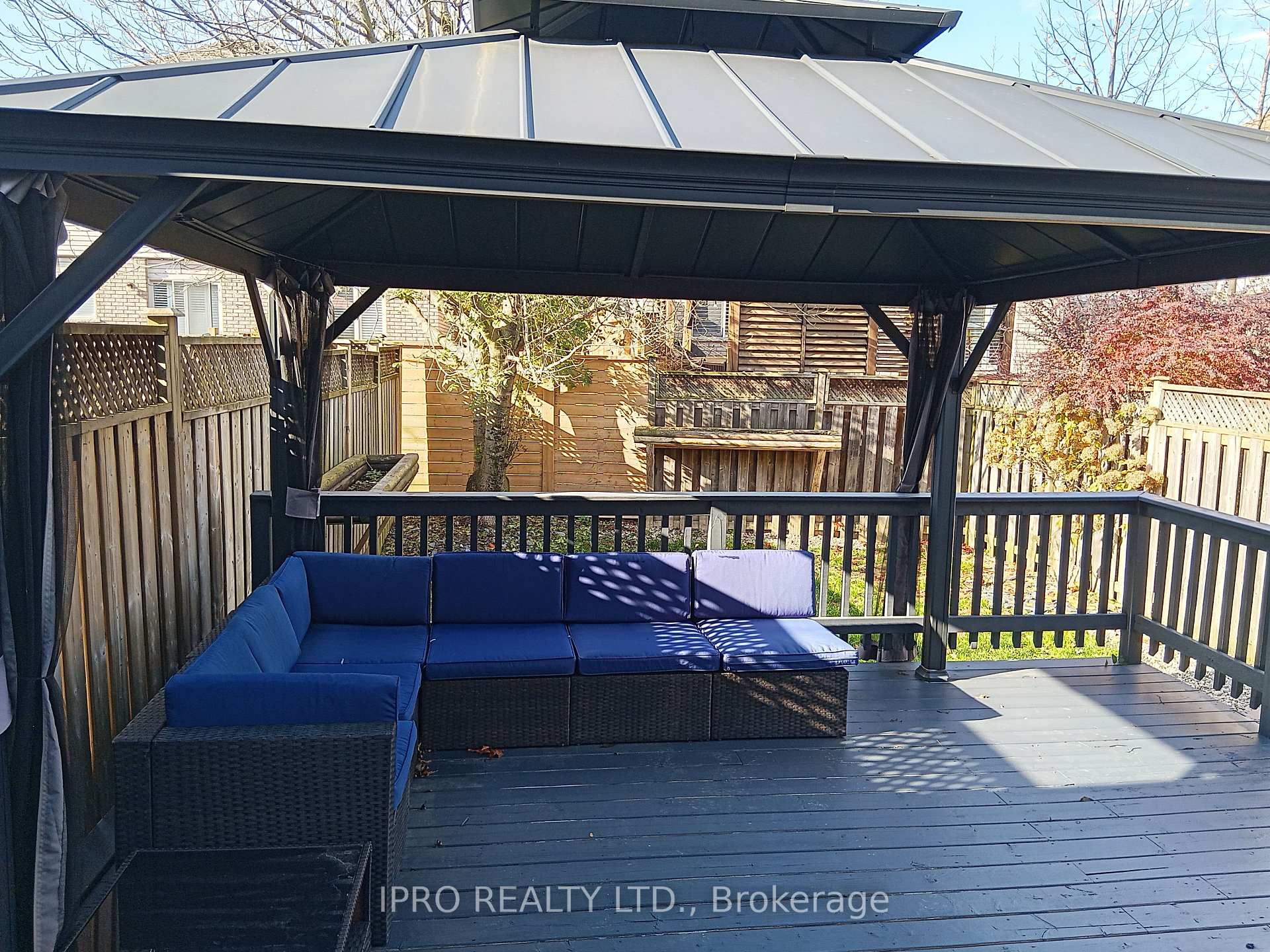 Photo 15 of 14 Archer Way, Hamilton, Rural Glanbrook — HOMEH