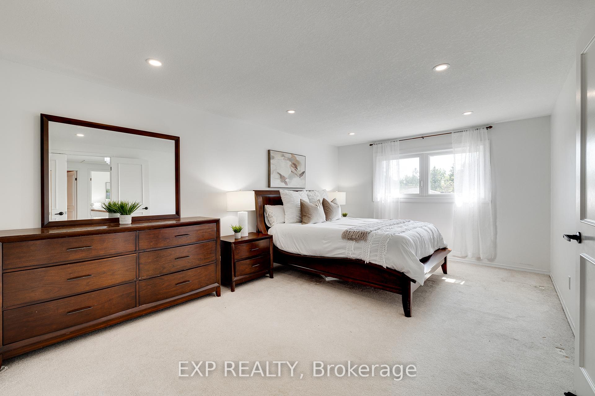Photo 20 of 173 Woodbend Crescent, Waterloo, Beechwood West — HOMEH