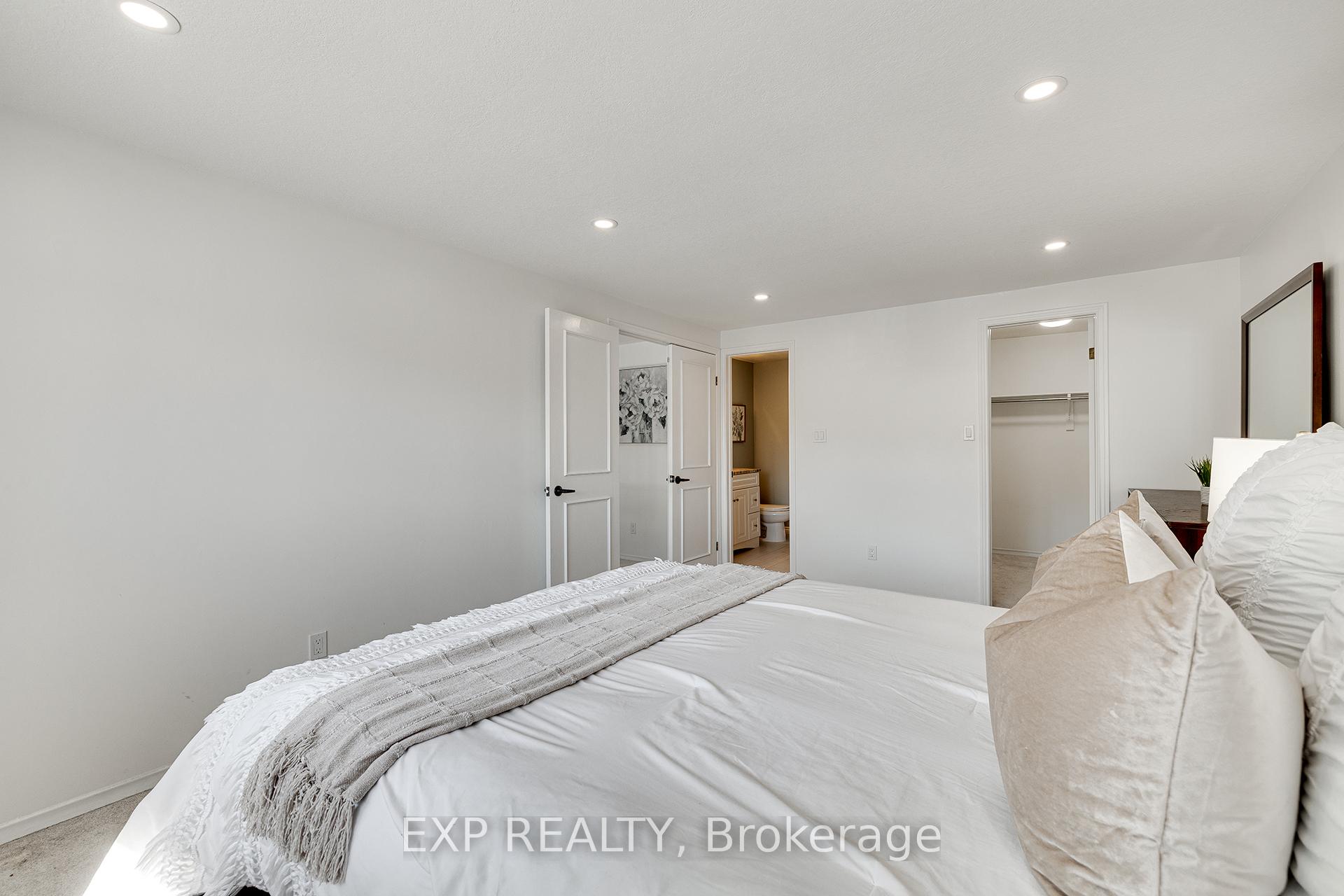 Photo 18 of 173 Woodbend Crescent, Waterloo, Beechwood West — HOMEH