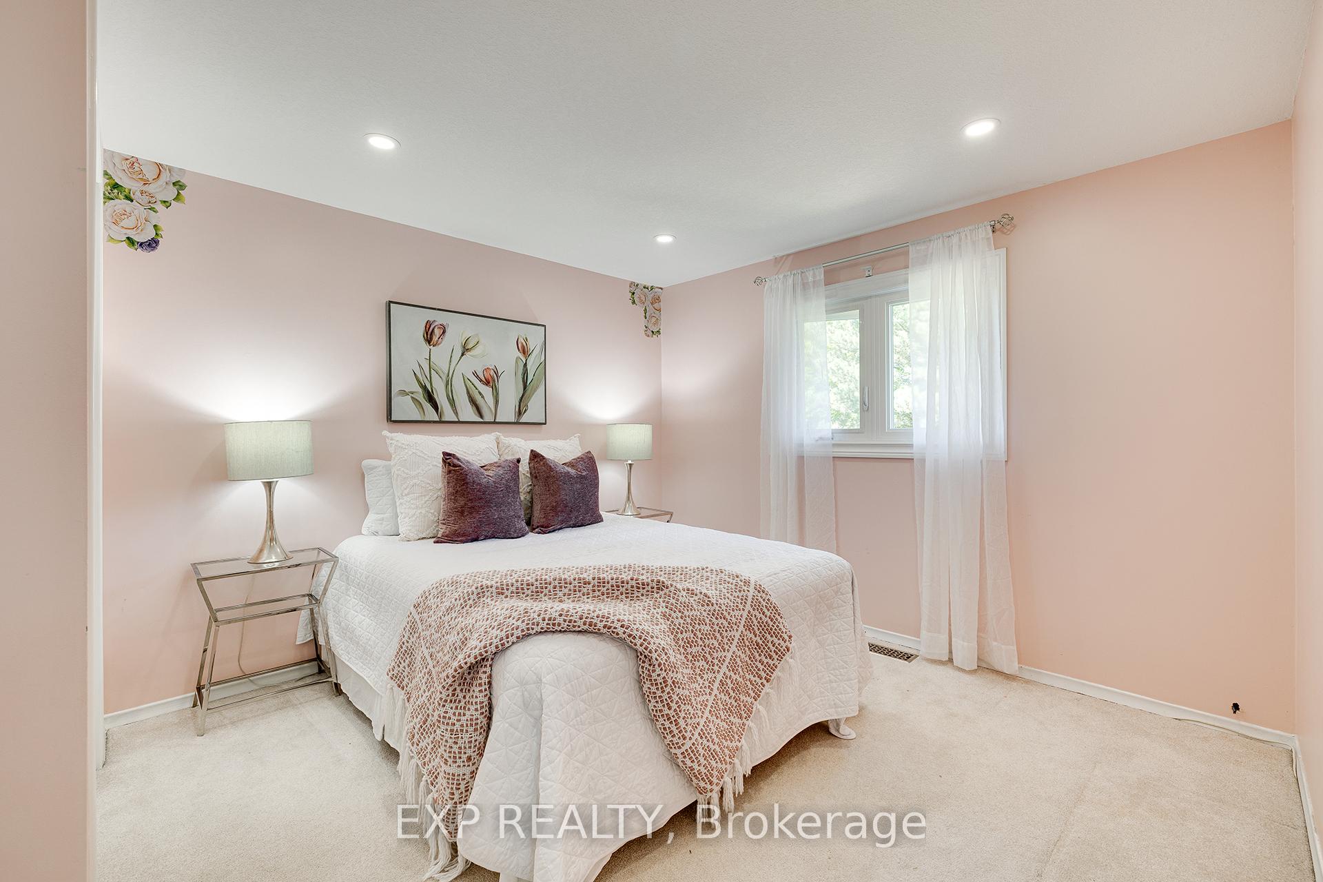 Photo 29 of 173 Woodbend Crescent, Waterloo, Beechwood West — HOMEH