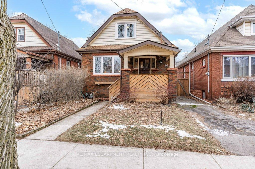 Photo 1 of 92 Graham Avenue S, Hamilton, Delta — HOMEH