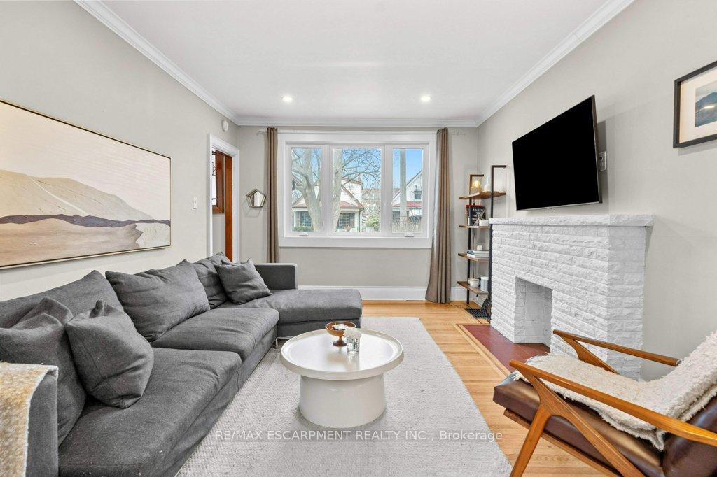 Photo 13 of 92 Graham Avenue S, Hamilton, Delta — HOMEH