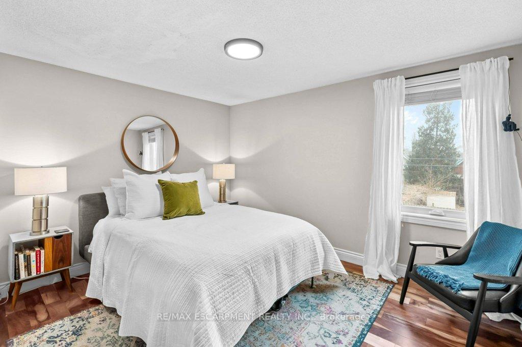 Photo 19 of 92 Graham Avenue S, Hamilton, Delta — HOMEH