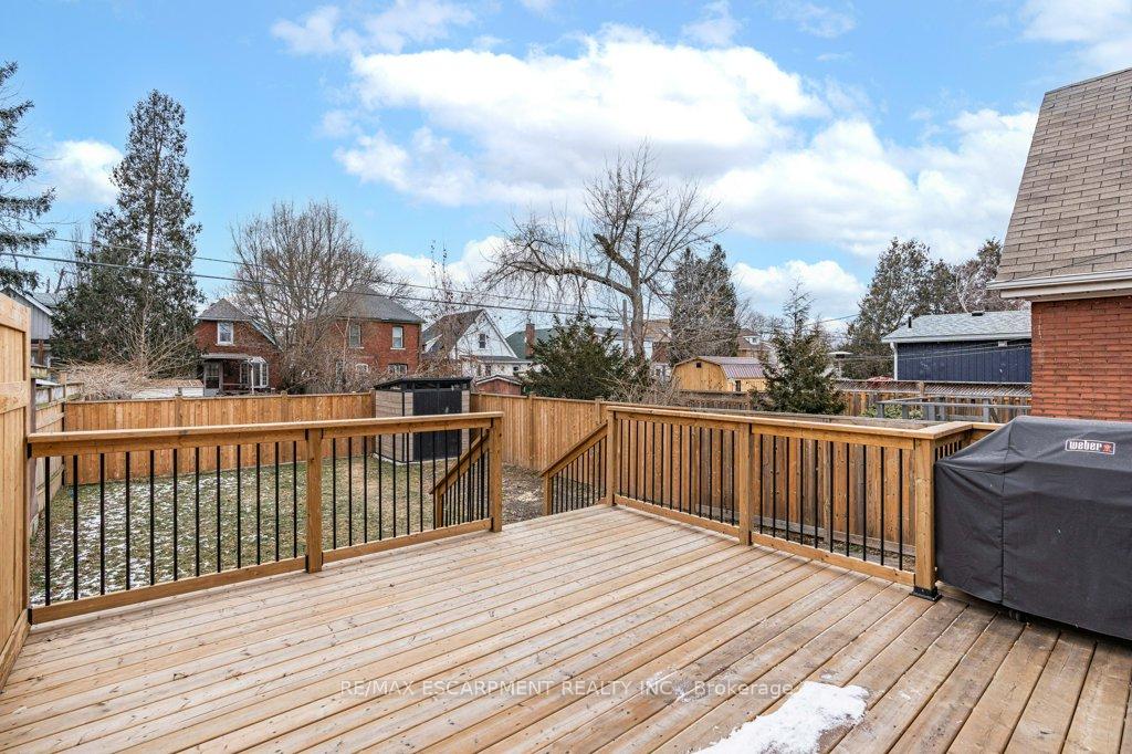 Photo 24 of 92 Graham Avenue S, Hamilton, Delta — HOMEH