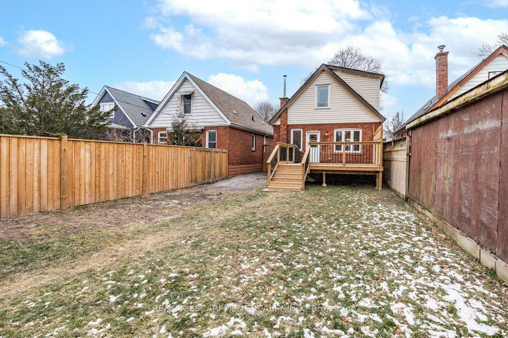 Photo 25 of 92 Graham Avenue S, Hamilton, Delta — HOMEH