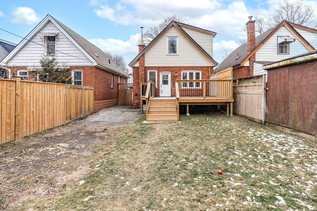 Photo 29 of 92 Graham Avenue S, Hamilton, Delta — HOMEH