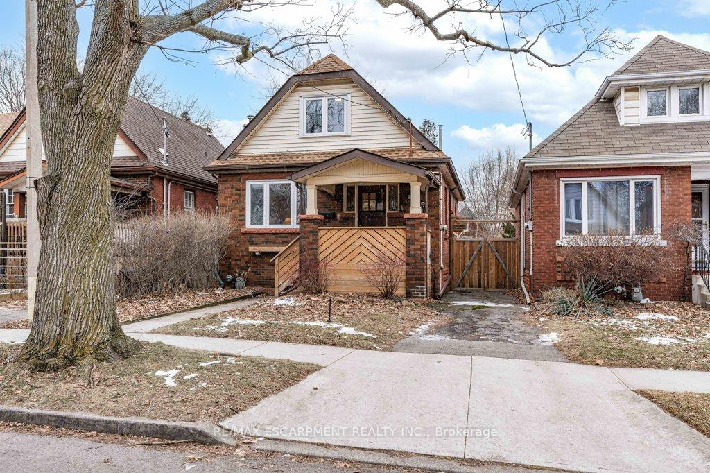 Photo 42 of 92 Graham Avenue S, Hamilton, Delta — HOMEH