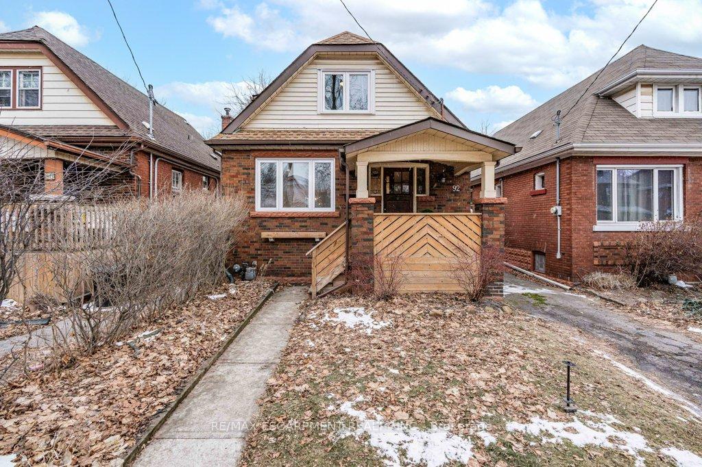 Photo 39 of 92 Graham Avenue S, Hamilton, Delta — HOMEH