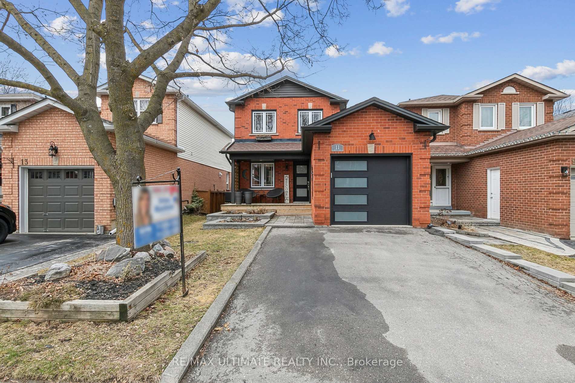 Photo 1 of 11 Wrenn Boulevard, Clarington, Bowmanville — HOMEH