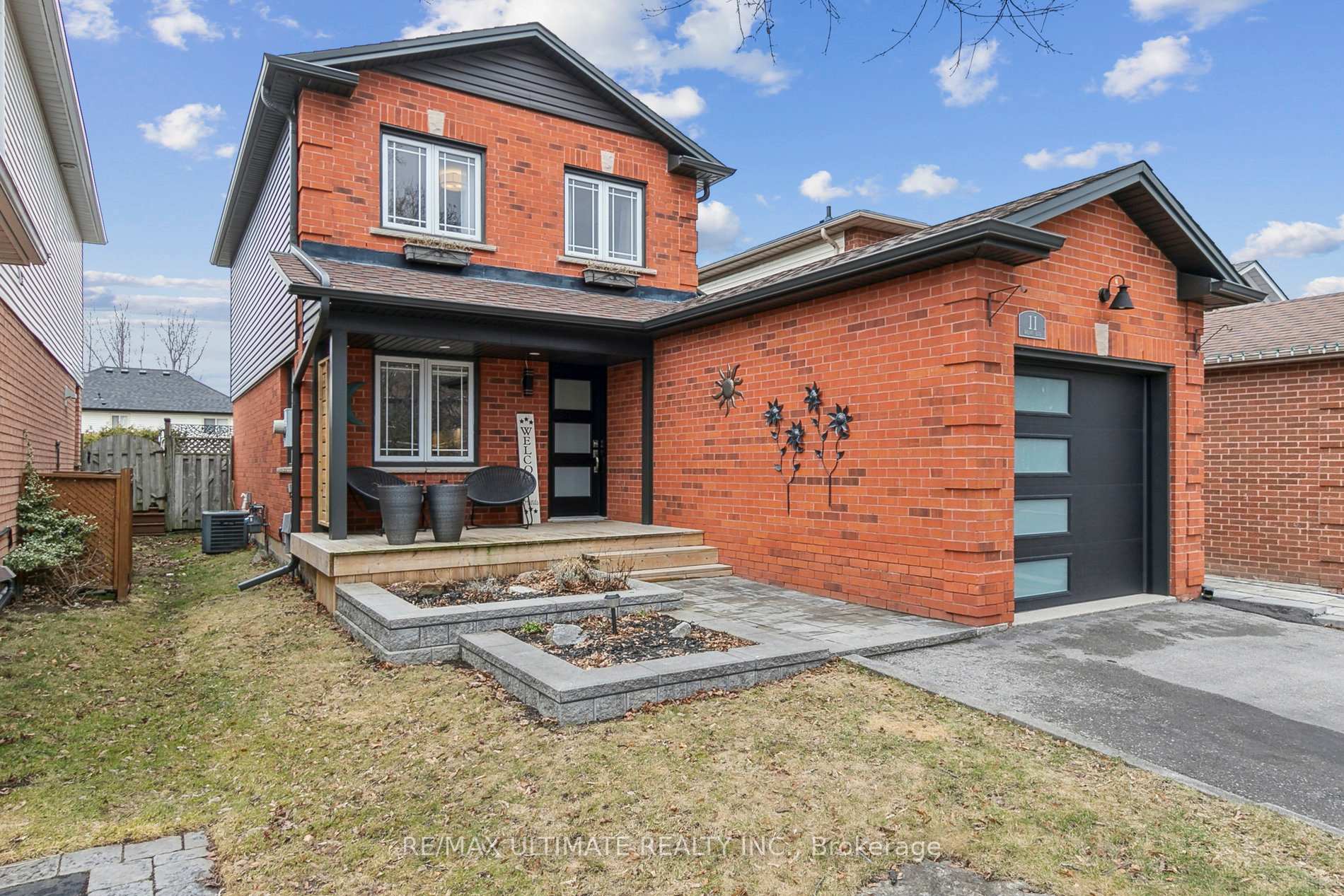 Photo 3 of 11 Wrenn Boulevard, Clarington, Bowmanville — HOMEH