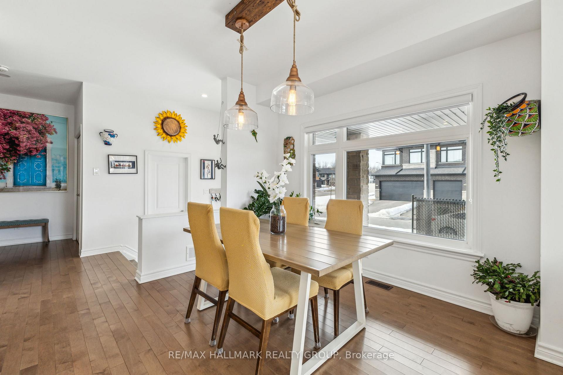 Photo 5 of 740 Borbridge Avenue, Ottawa, Riverside South/Gloucester Glen — HOMEH