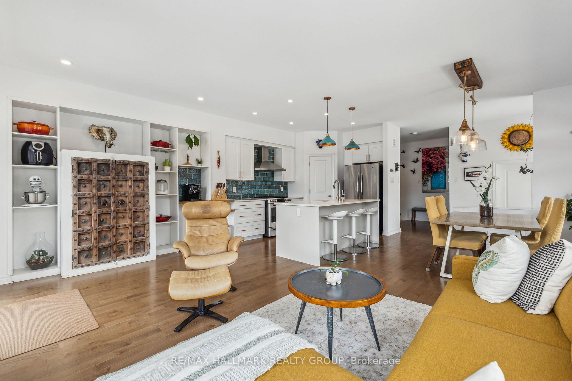 Photo 11 of 740 Borbridge Avenue, Ottawa, Riverside South/Gloucester Glen — HOMEH