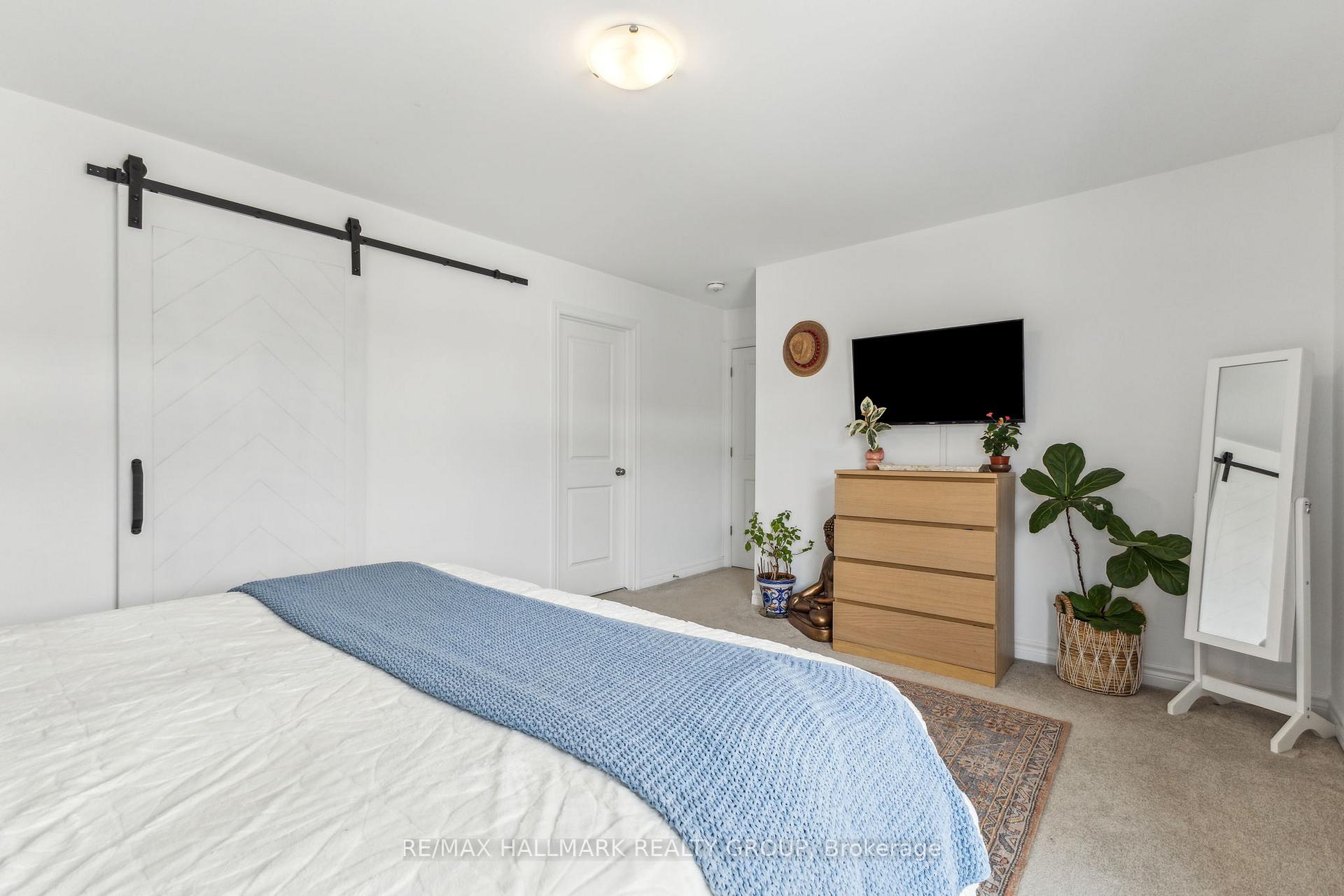 Photo 14 of 740 Borbridge Avenue, Ottawa, Riverside South/Gloucester Glen — HOMEH