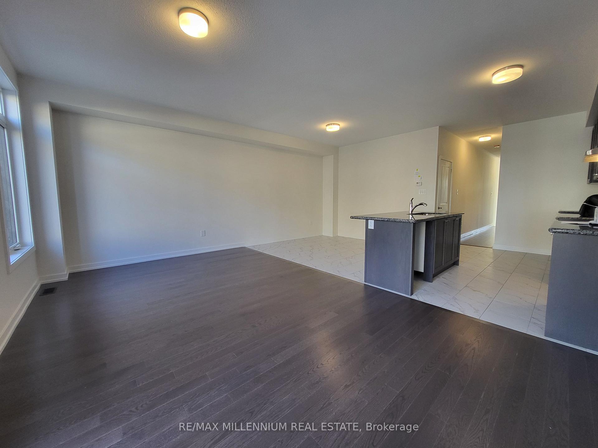 Photo 6 of 30 Singhampton Road, Vaughan, Kleinburg — HOMEH