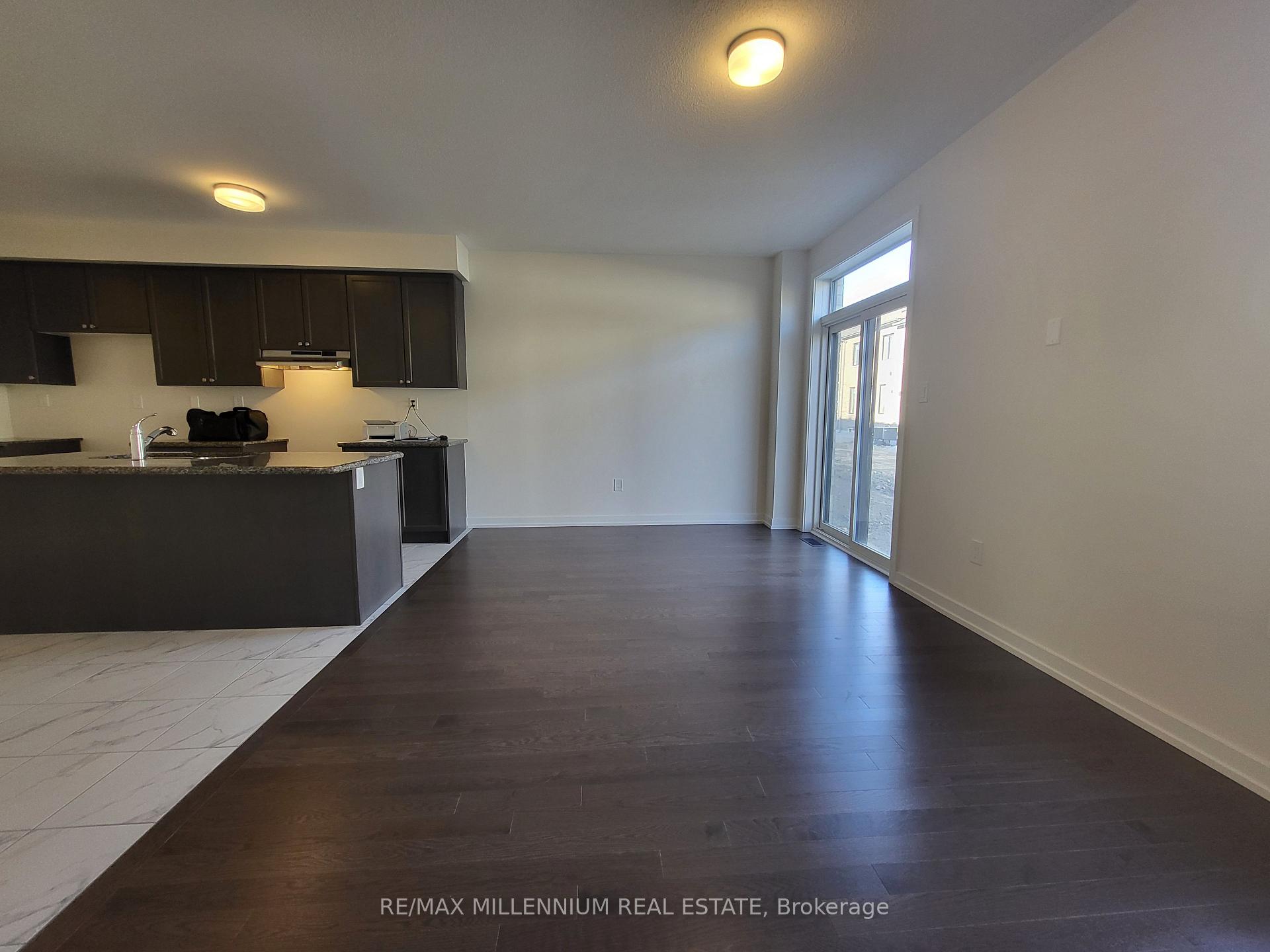 Photo 2 of 30 Singhampton Road, Vaughan, Kleinburg — HOMEH