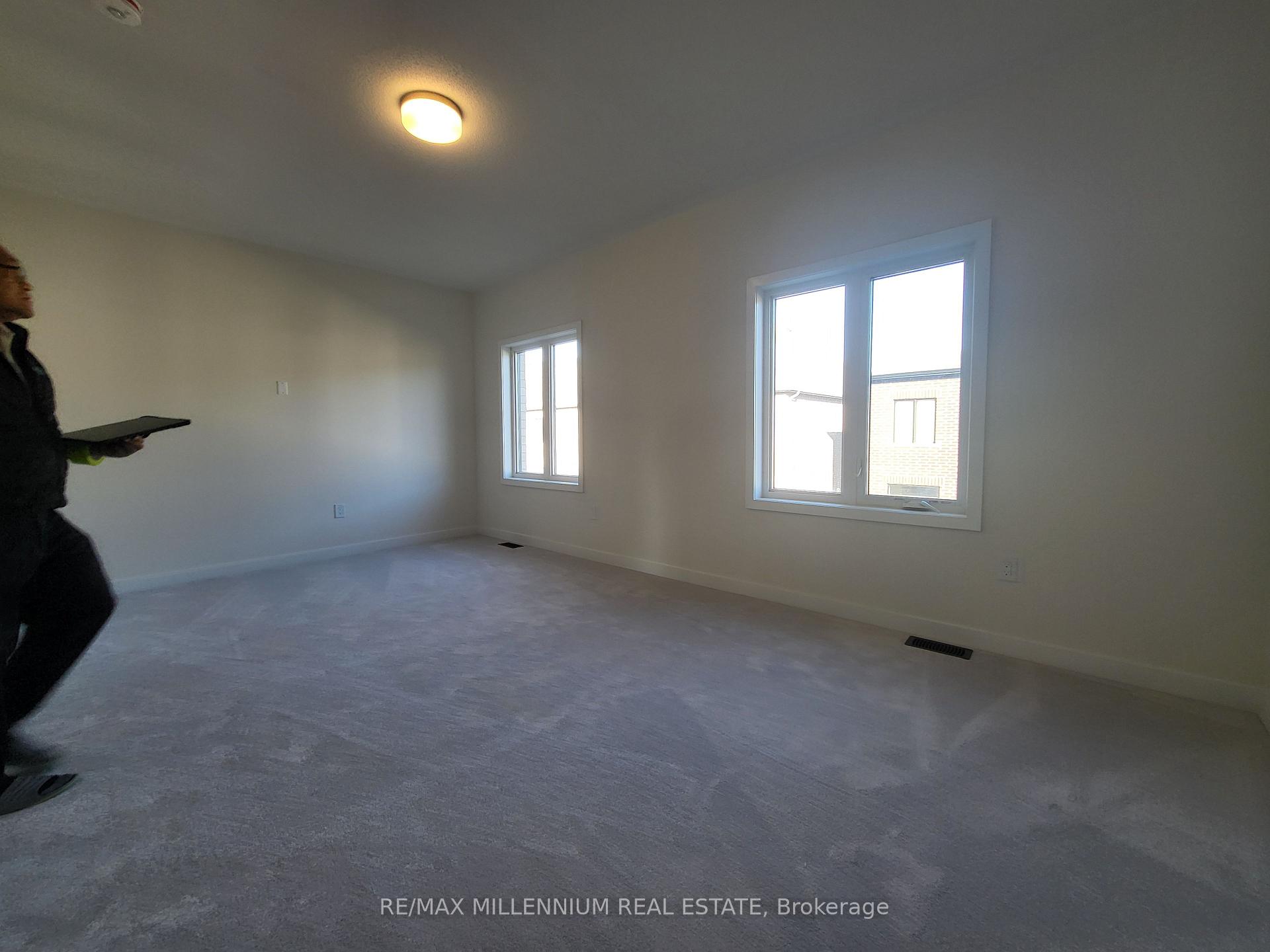 Photo 3 of 30 Singhampton Road, Vaughan, Kleinburg — HOMEH