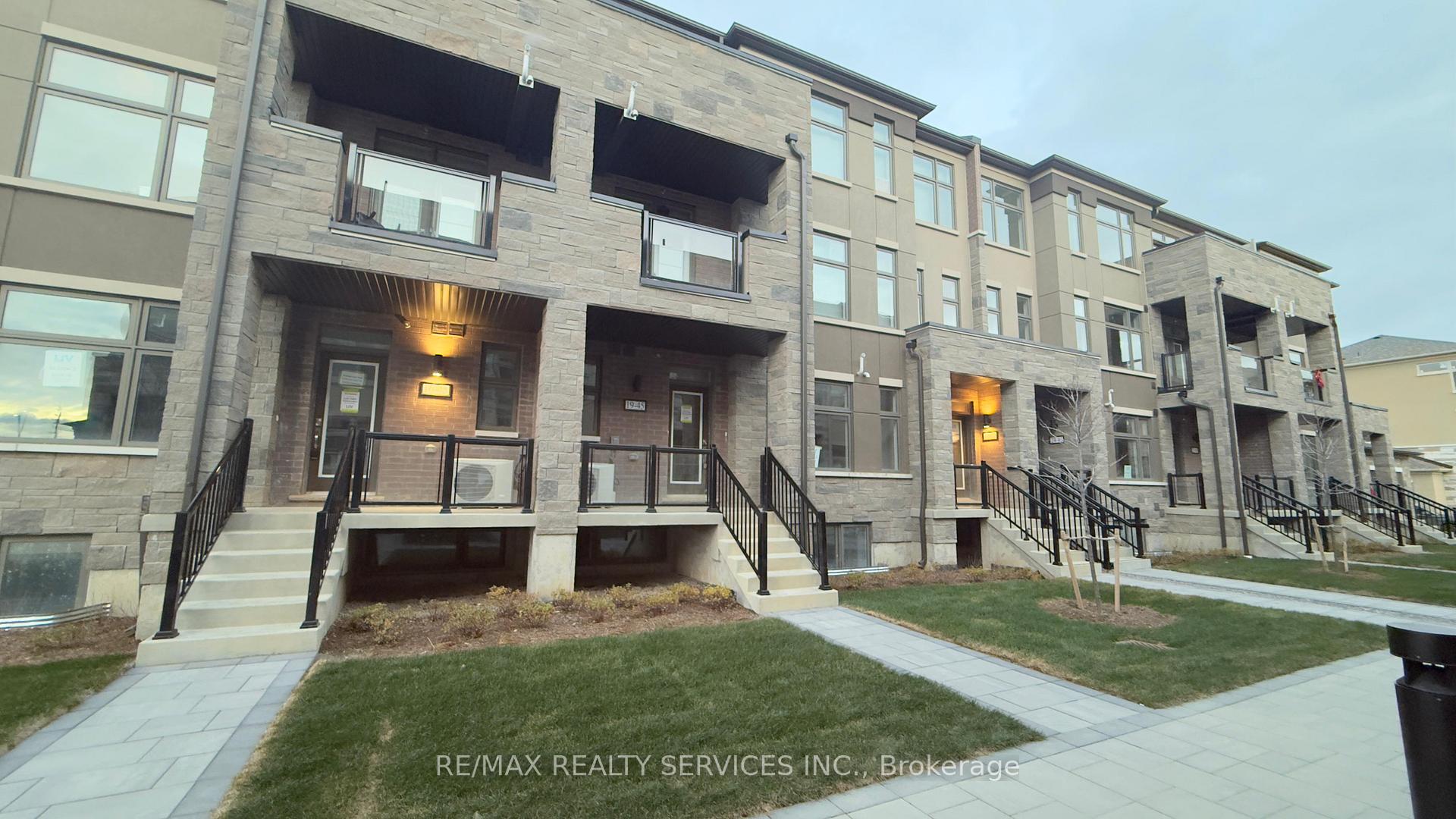 Photo 2 of Unit 19, 45 Fieldridge Crescent, Brampton, Brampton North — HOMEH