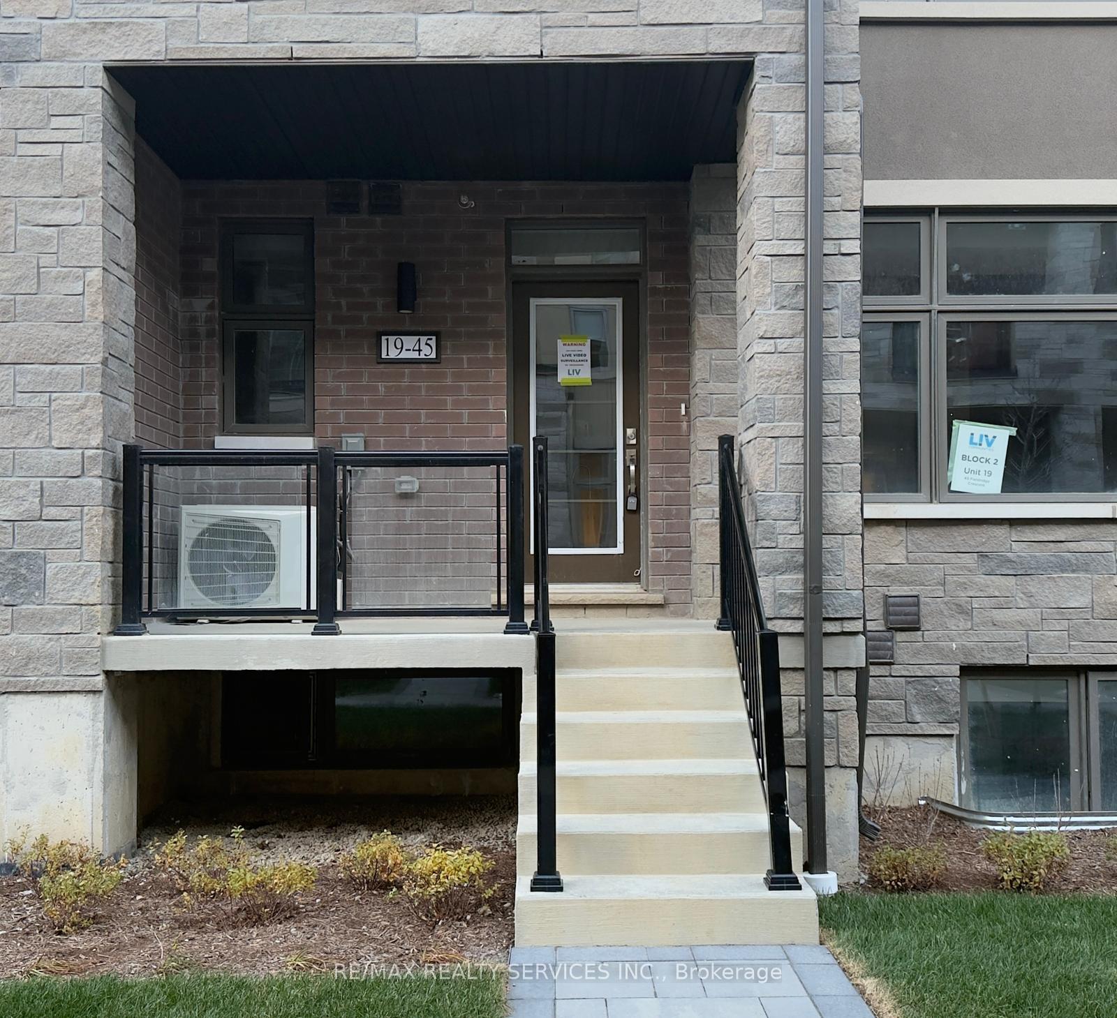 Photo 3 of Unit 19, 45 Fieldridge Crescent, Brampton, Brampton North — HOMEH