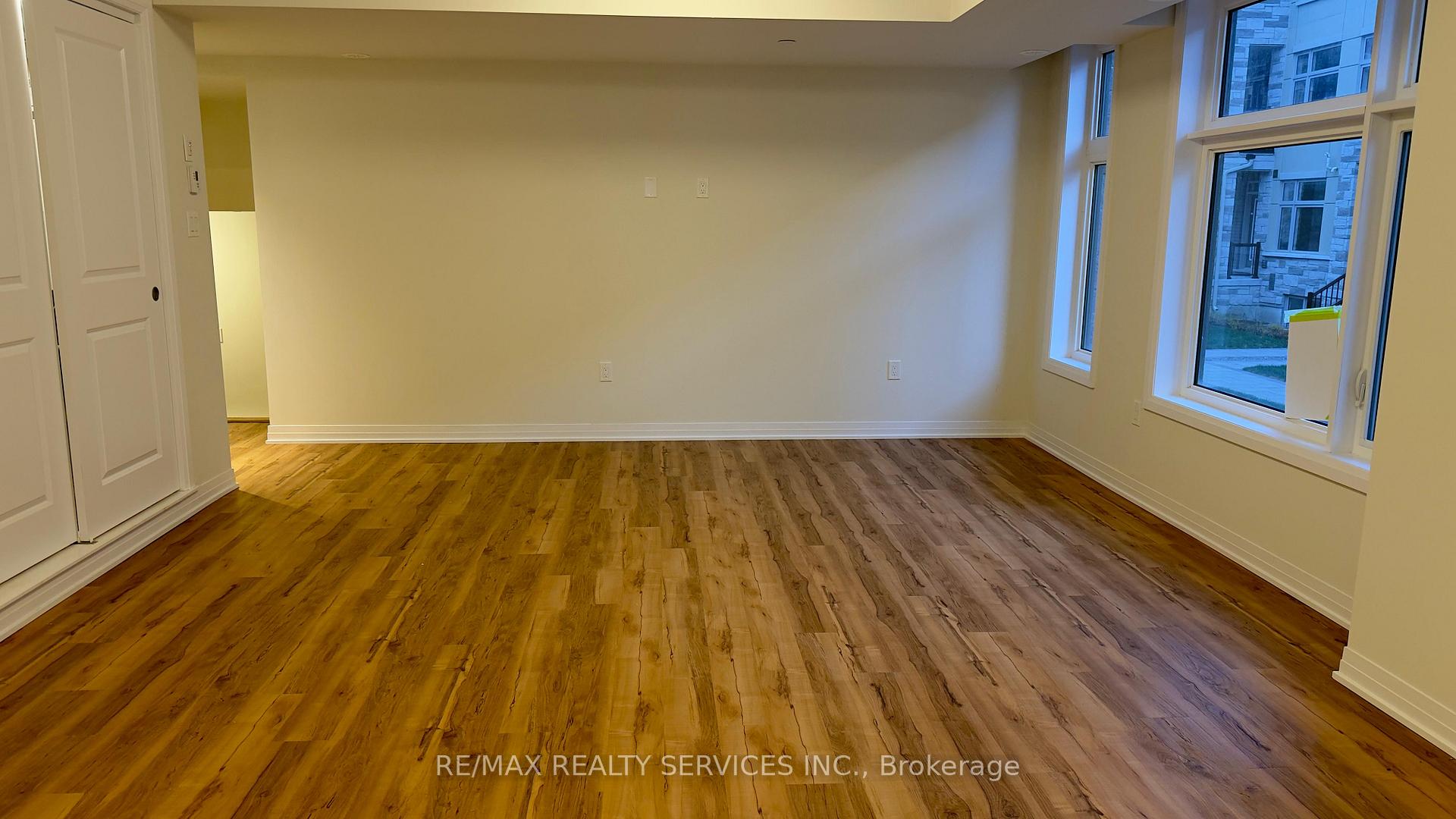 Photo 9 of Unit 19, 45 Fieldridge Crescent, Brampton, Brampton North — HOMEH