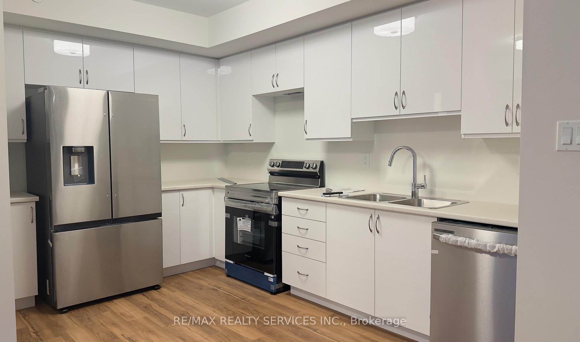 Photo 7 of Unit 19, 45 Fieldridge Crescent, Brampton, Brampton North — HOMEH