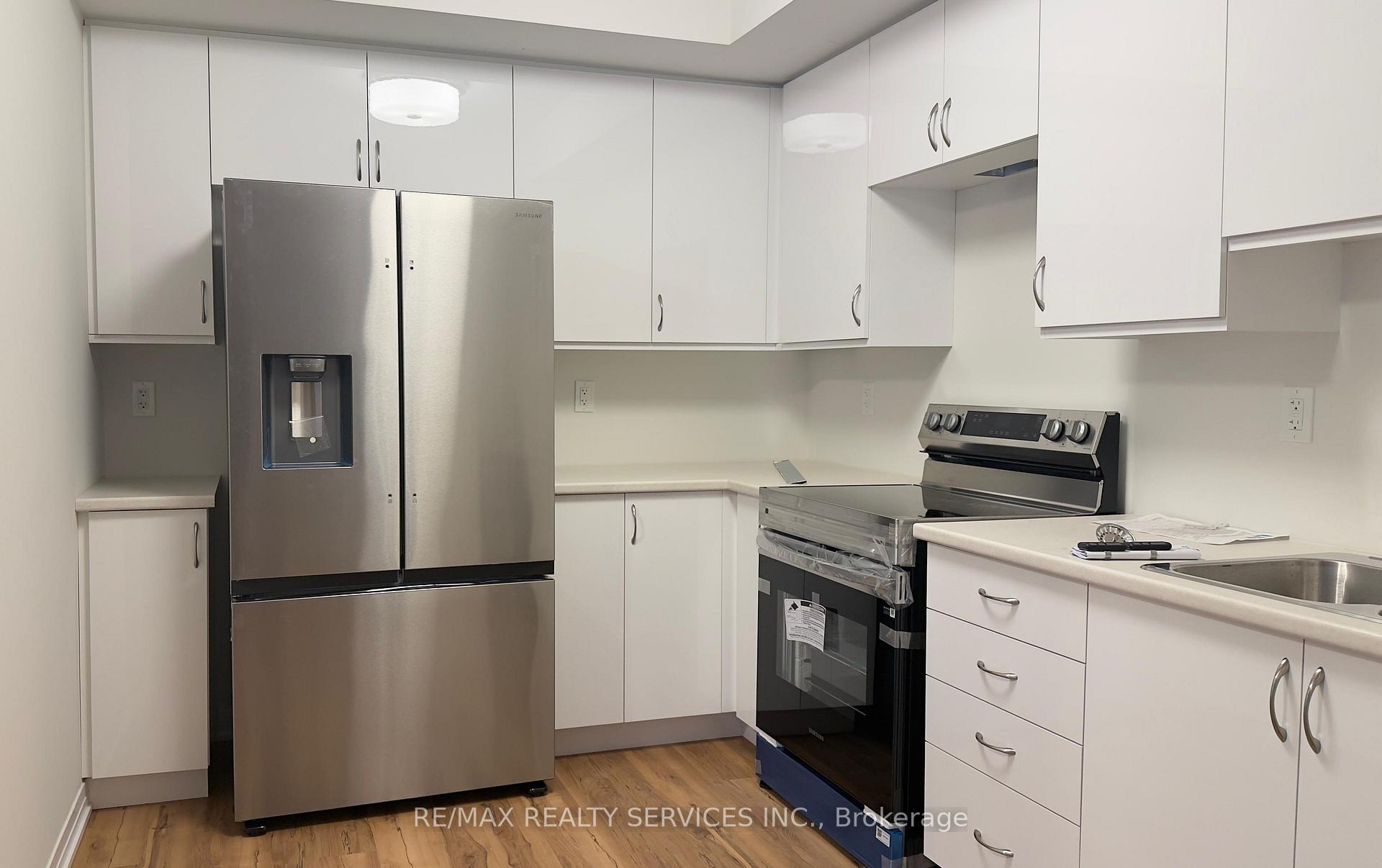 Photo 14 of Unit 19, 45 Fieldridge Crescent, Brampton, Brampton North — HOMEH