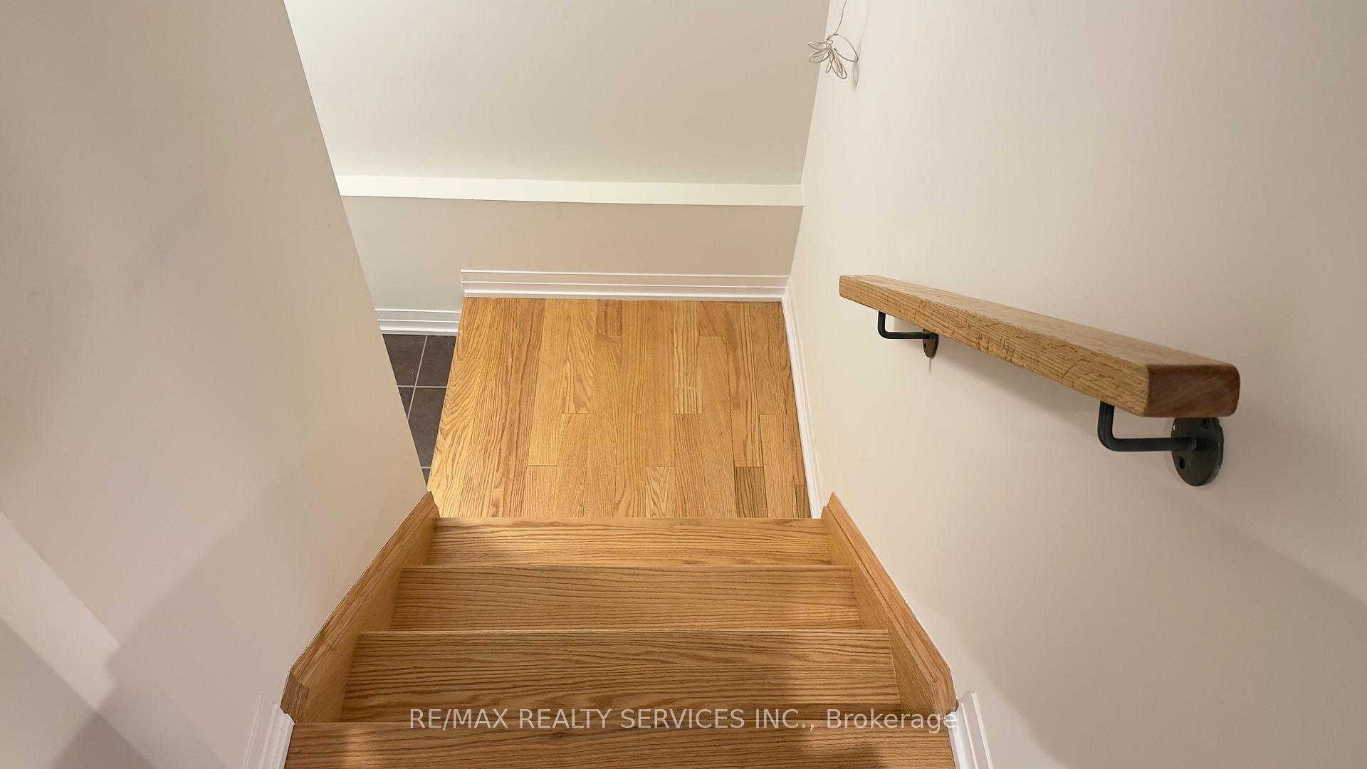 Photo 8 of Unit 19, 45 Fieldridge Crescent, Brampton, Brampton North — HOMEH