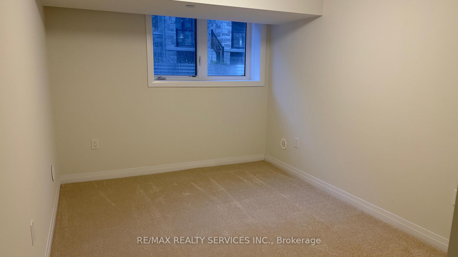 Photo 10 of Unit 19, 45 Fieldridge Crescent, Brampton, Brampton North — HOMEH