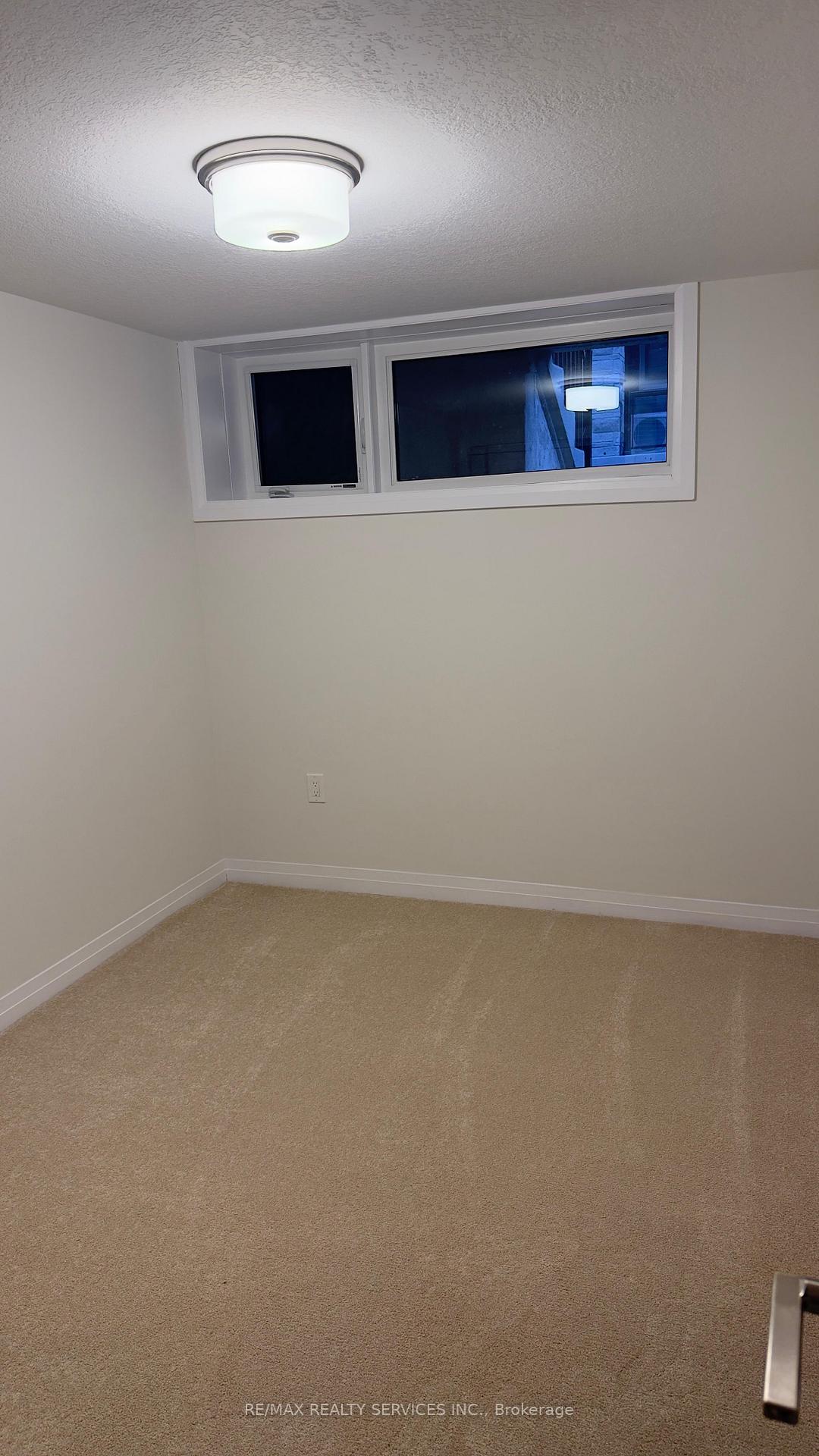 Photo 11 of Unit 19, 45 Fieldridge Crescent, Brampton, Brampton North — HOMEH