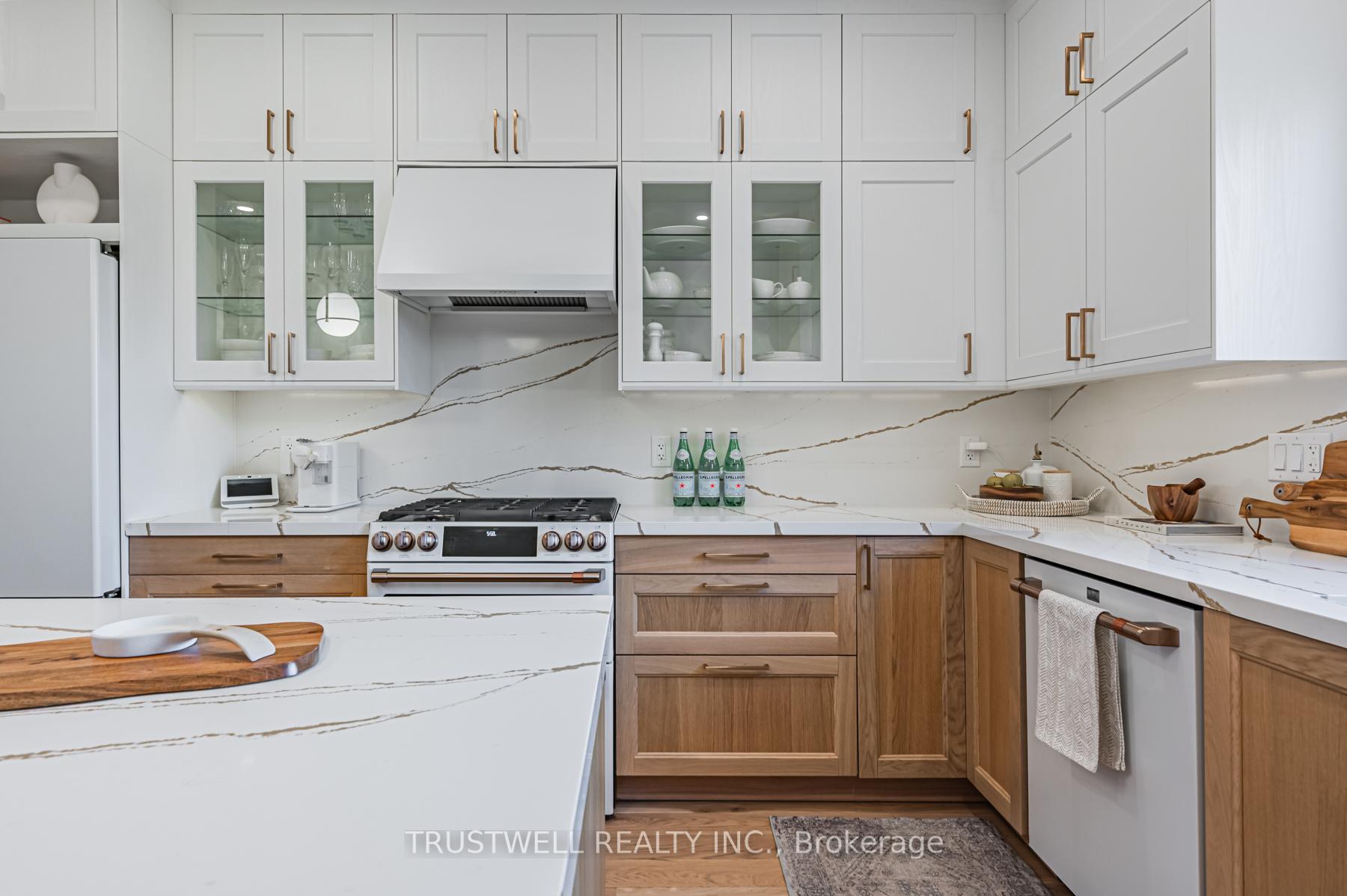 Photo 4 of 25 Hamilton Street N, Toronto, South Riverdale — HOMEH