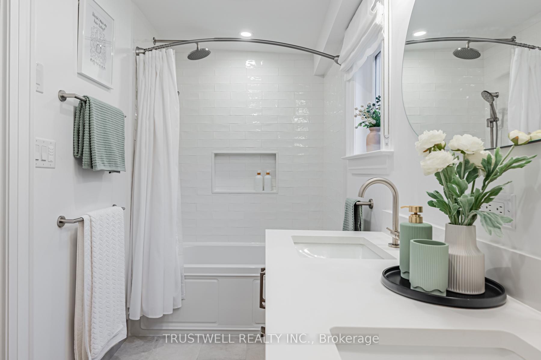 Photo 17 of 25 Hamilton Street N, Toronto, South Riverdale — HOMEH