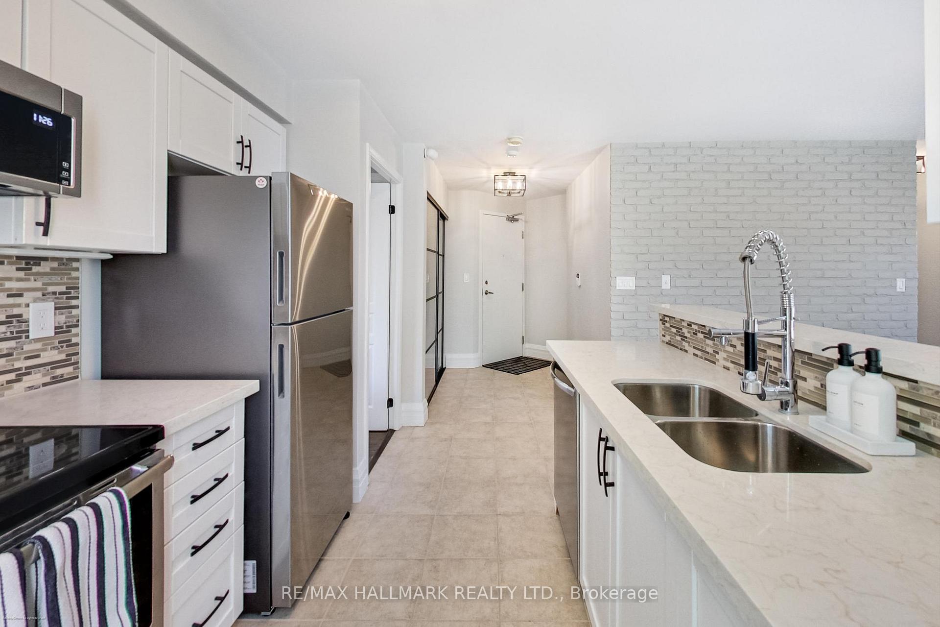 Photo 9 of Unit 220, 1733 Queen Street E, Toronto, The Beaches — HOMEH