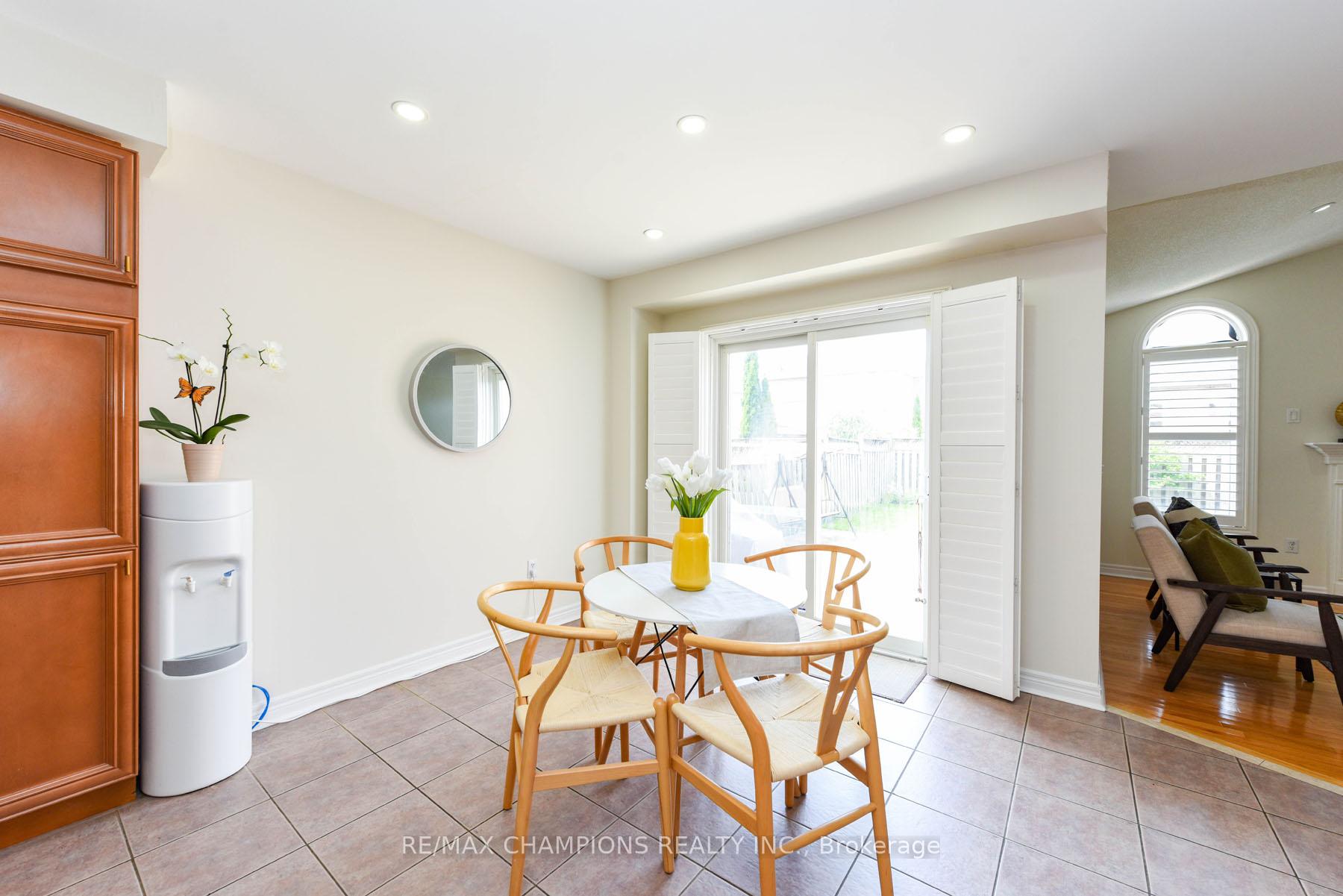 Photo 24 of 30 Forest Gate Avenue N, Caledon, Bolton North — HOMEH