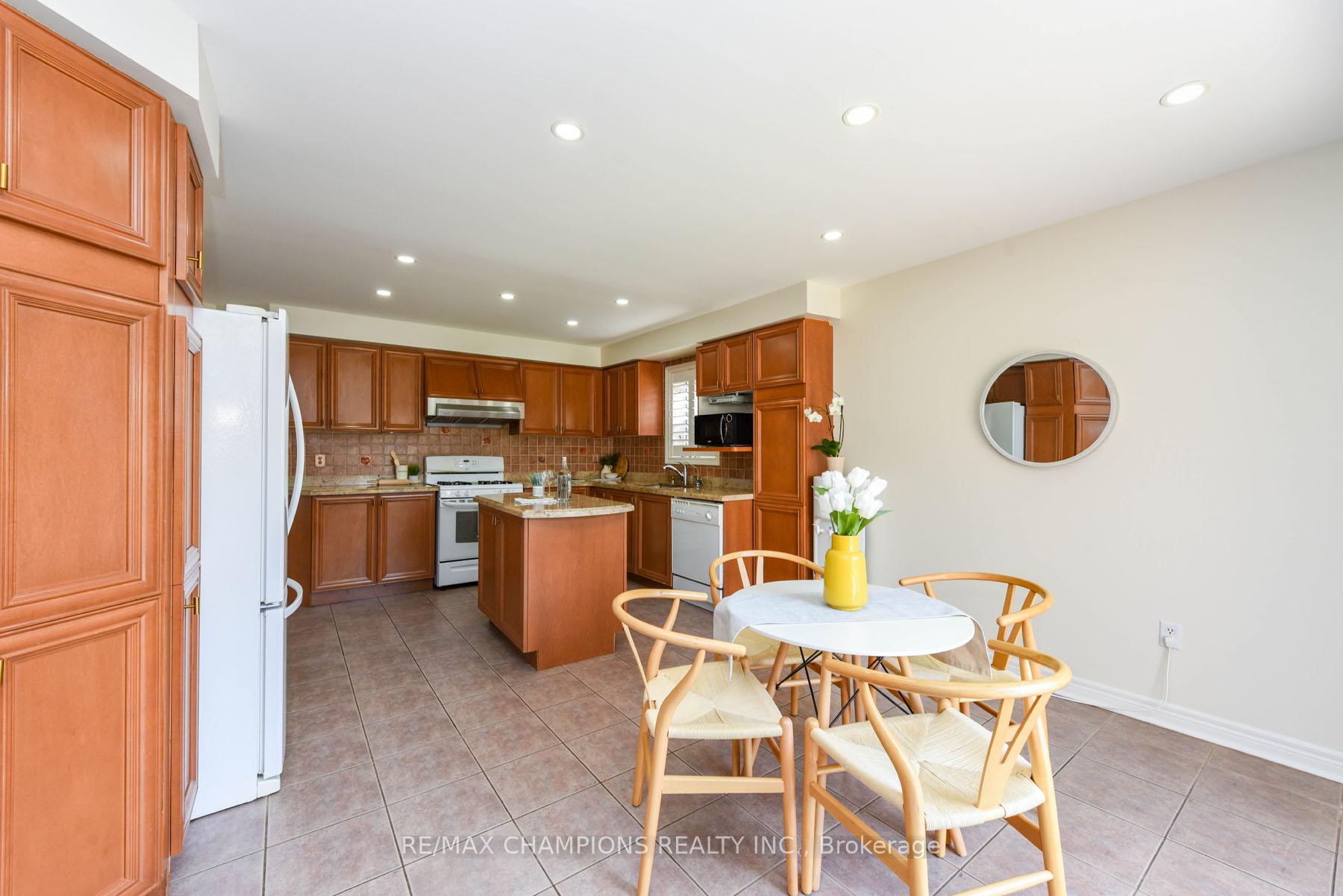 Photo 14 of 30 Forest Gate Avenue N, Caledon, Bolton North — HOMEH