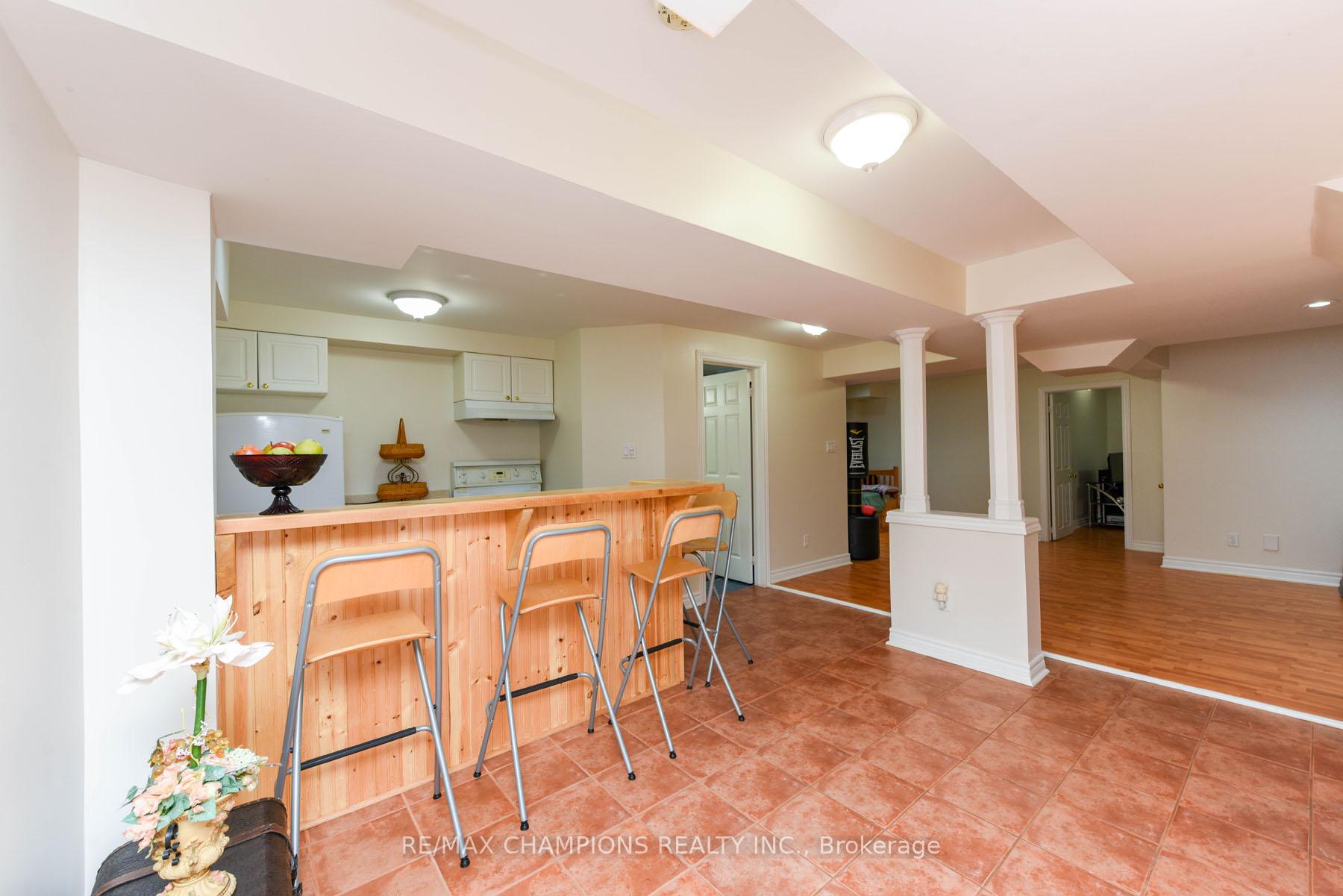 Photo 34 of 30 Forest Gate Avenue N, Caledon, Bolton North — HOMEH
