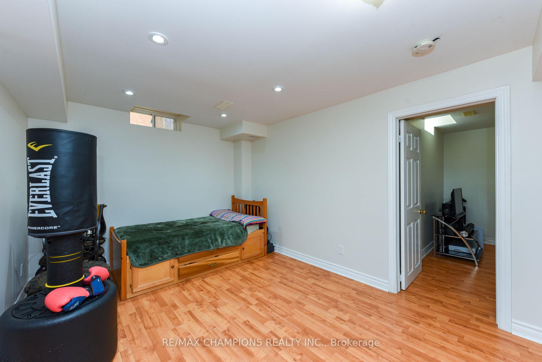 Photo 33 of 30 Forest Gate Avenue N, Caledon, Bolton North — HOMEH