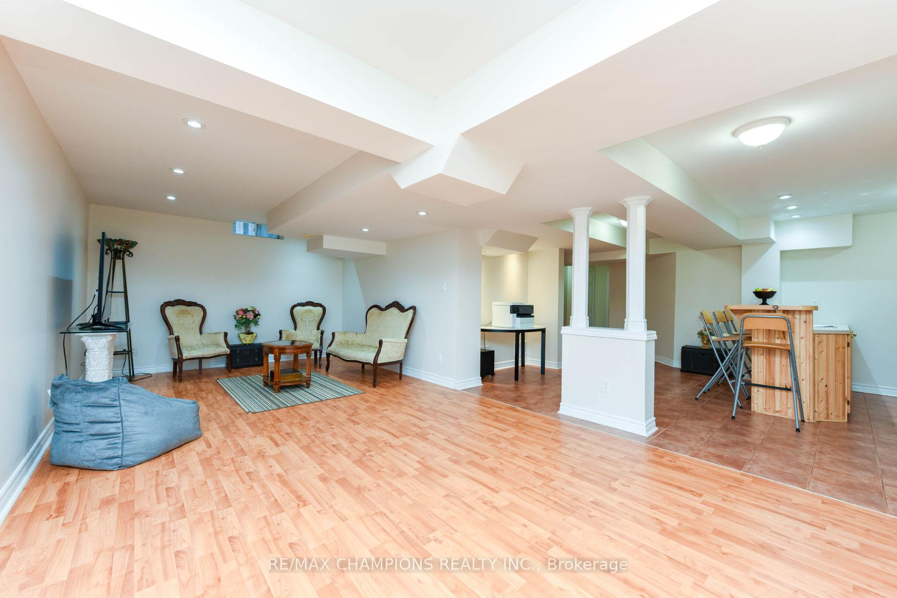 Photo 31 of 30 Forest Gate Avenue N, Caledon, Bolton North — HOMEH