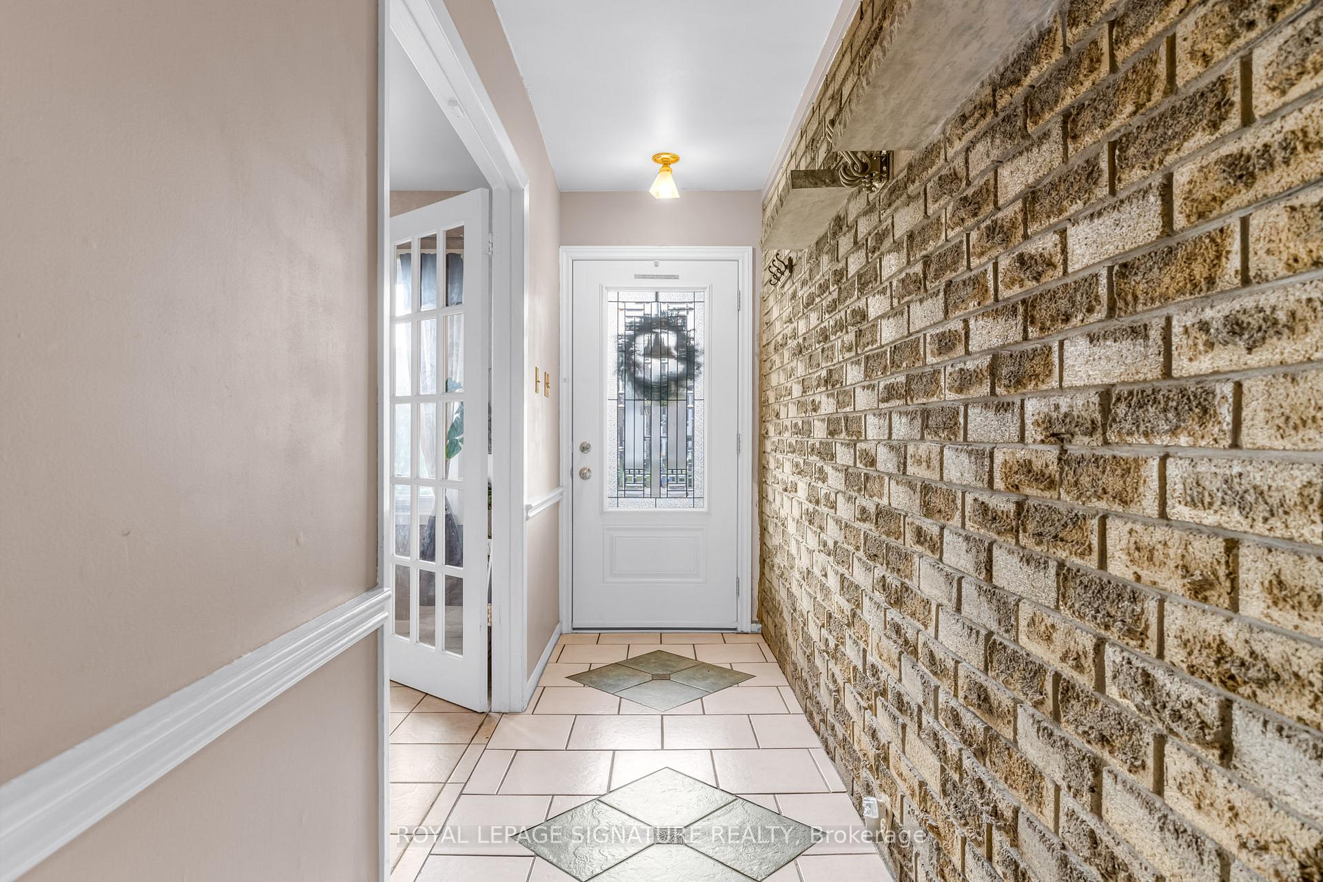 Photo 11 of 62 Adis Avenue, Hamilton, Gurnett — HOMEH