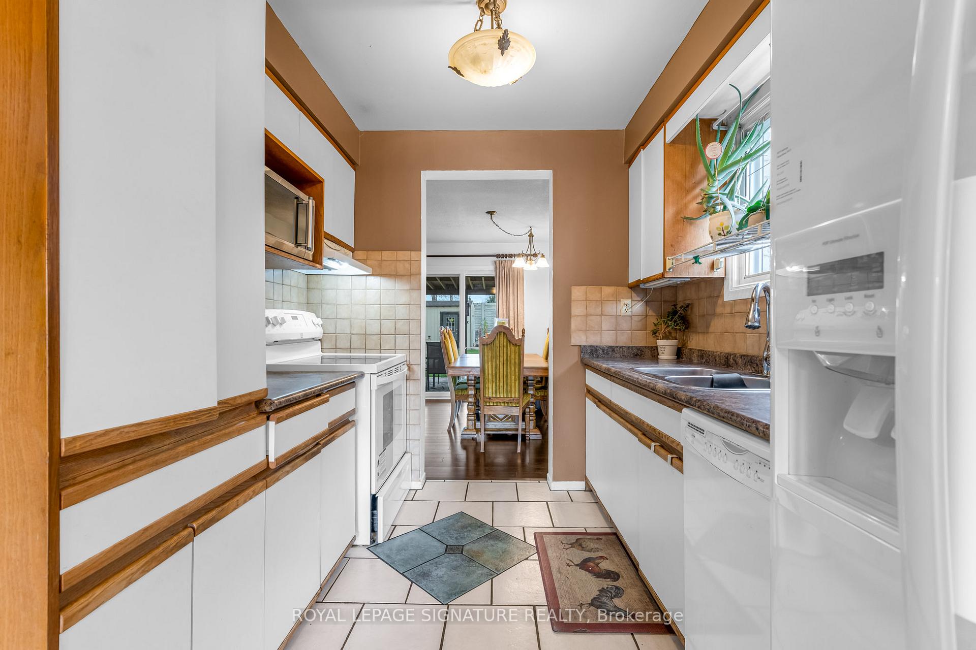 Photo 3 of 62 Adis Avenue, Hamilton, Gurnett — HOMEH