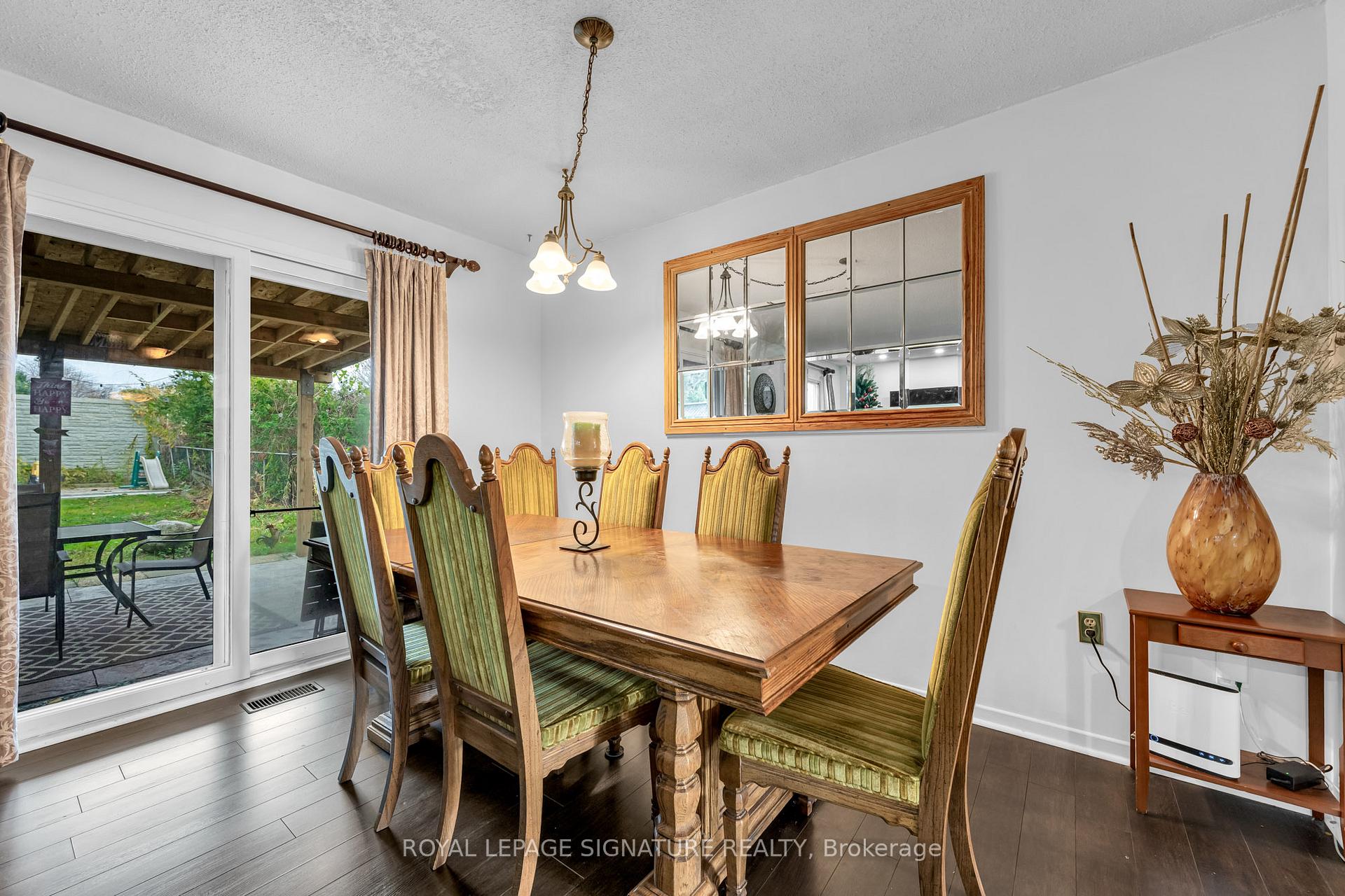 Photo 14 of 62 Adis Avenue, Hamilton, Gurnett — HOMEH