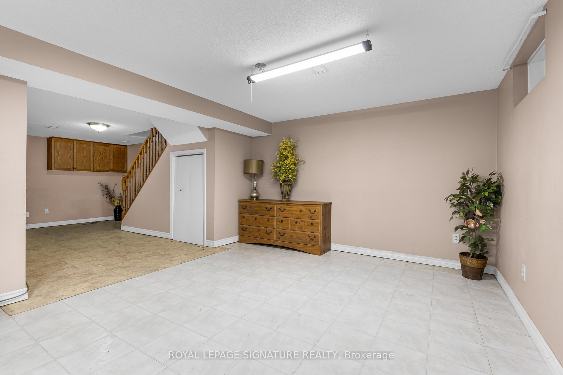 Photo 18 of 62 Adis Avenue, Hamilton, Gurnett — HOMEH