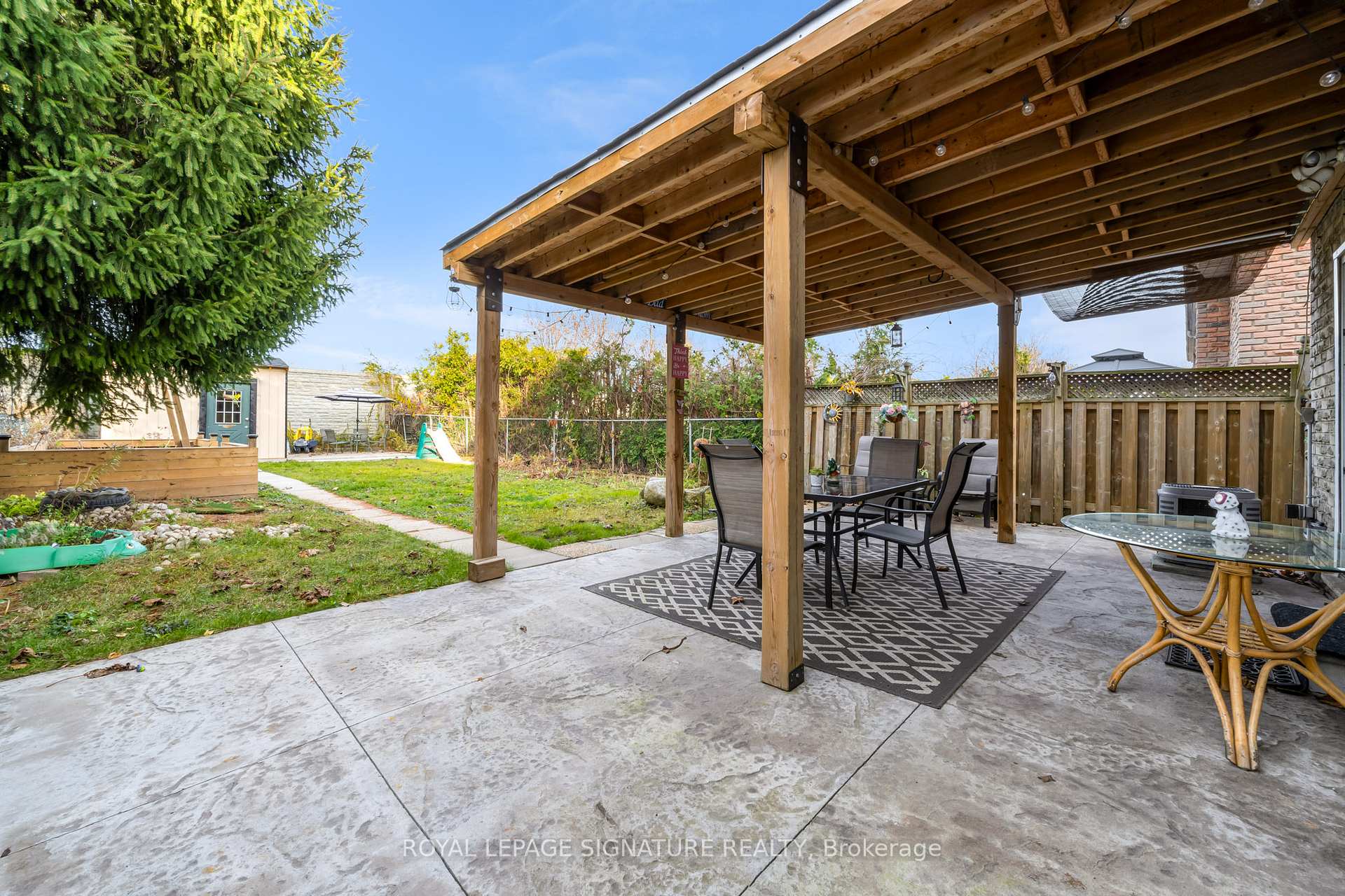 Photo 15 of 62 Adis Avenue, Hamilton, Gurnett — HOMEH