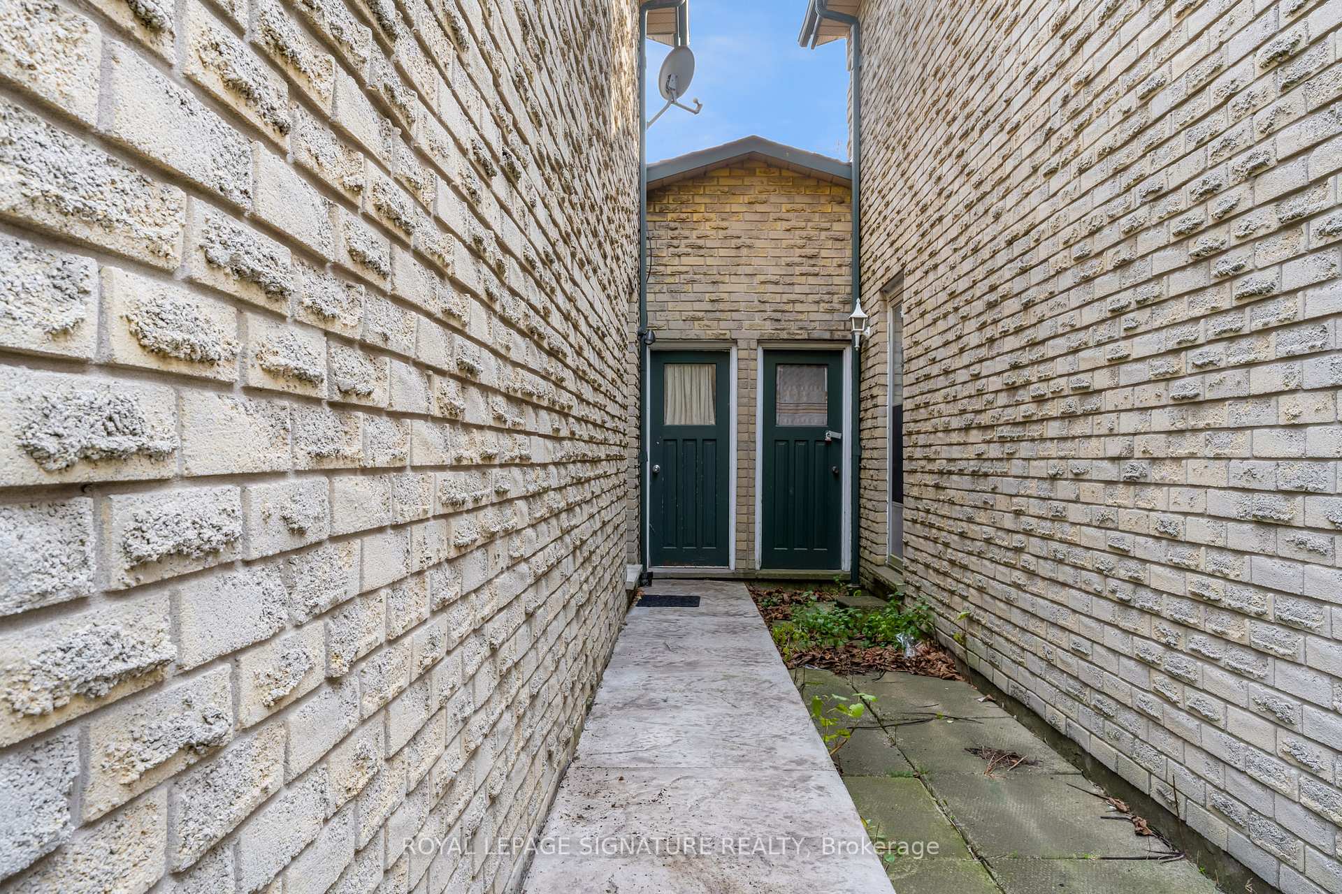 Photo 21 of 62 Adis Avenue, Hamilton, Gurnett — HOMEH