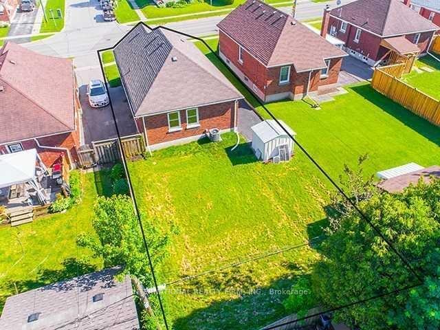 Photo 2 of 392 Athol Street E, Oshawa, Central — HOMEH
