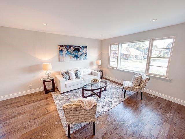 Photo 7 of 392 Athol Street E, Oshawa, Central — HOMEH