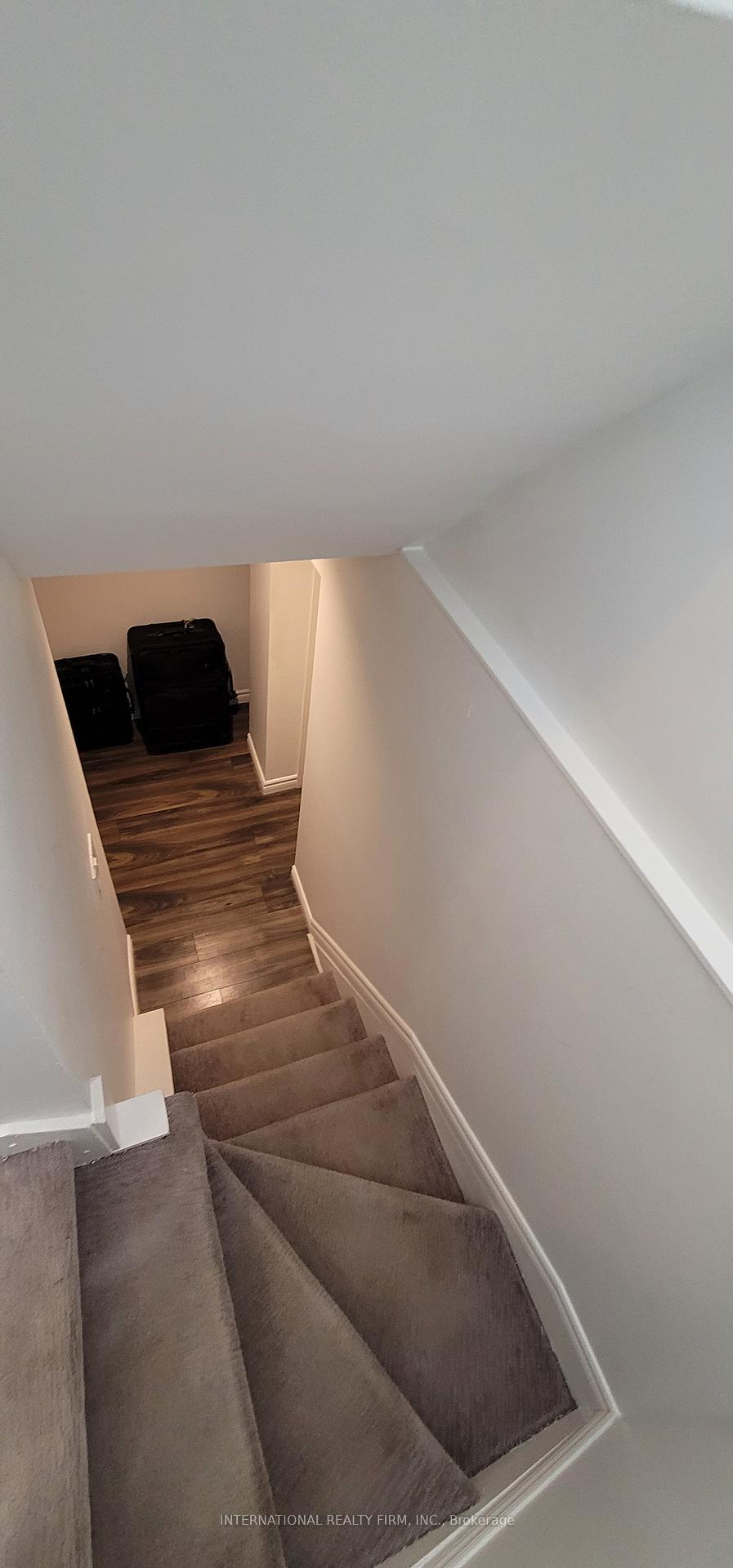 Photo 18 of 392 Athol Street E, Oshawa, Central — HOMEH